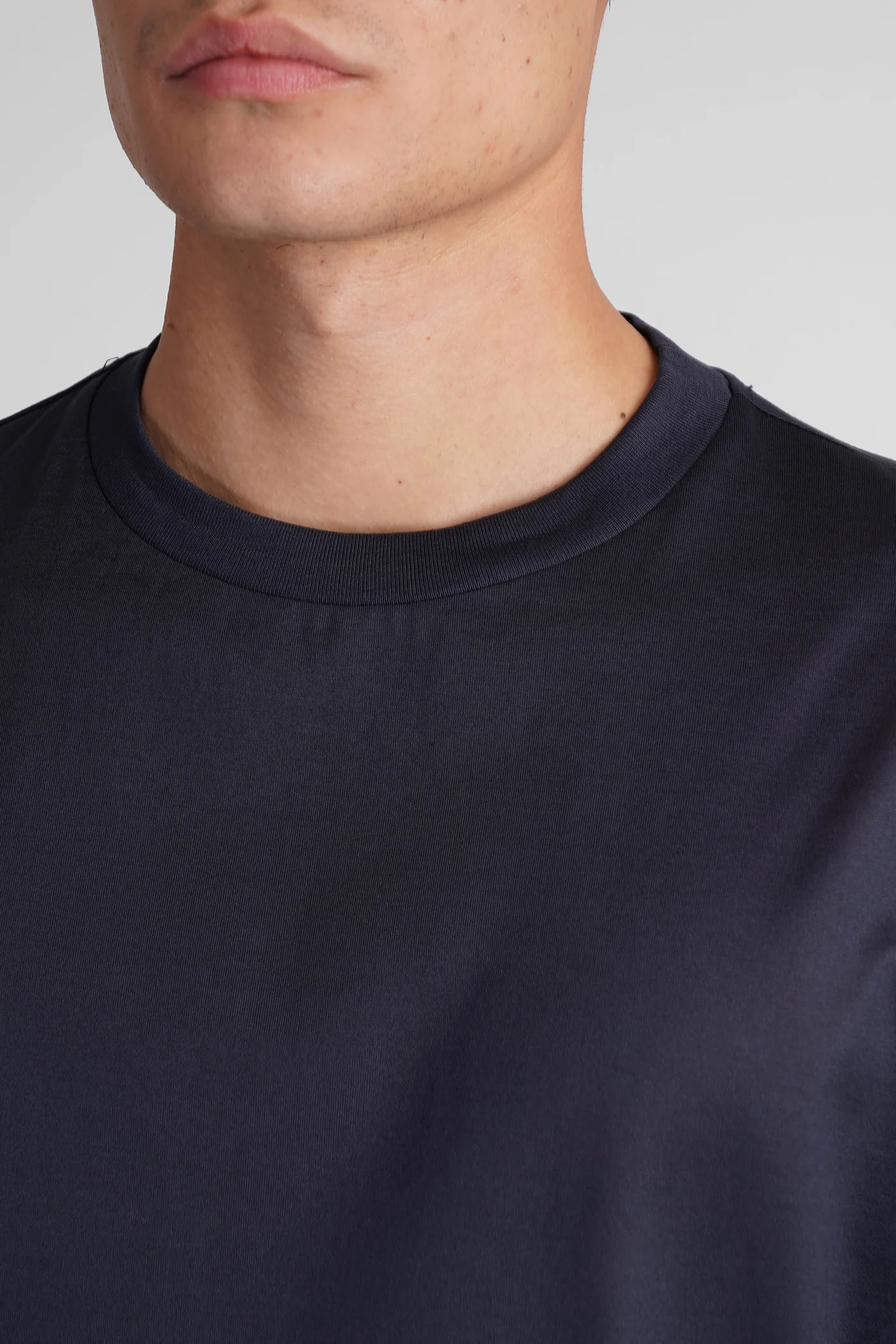 B213 basic T-Shirt in blue cotton - Image 5