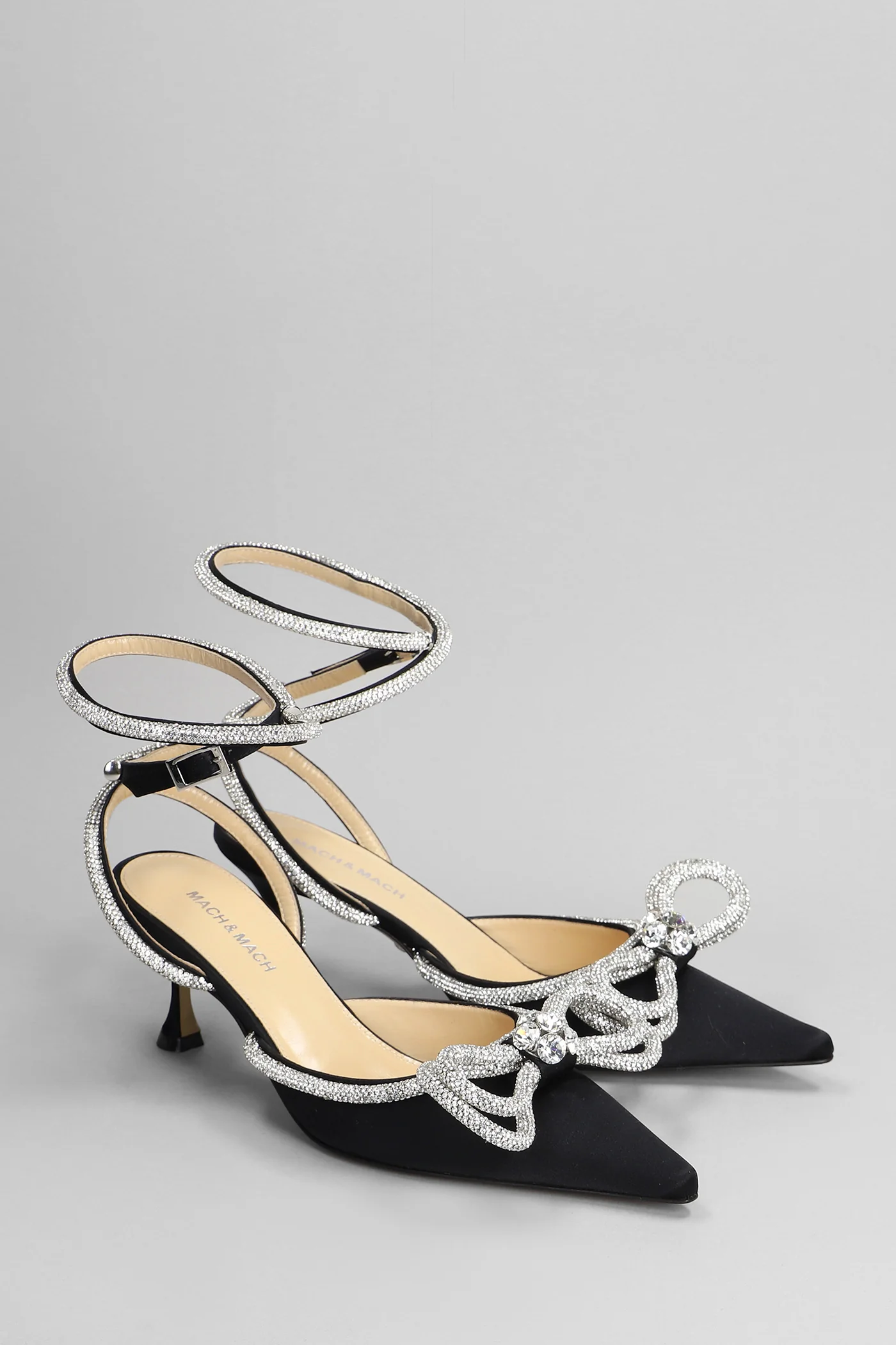 Pumps in black silk - Image 2