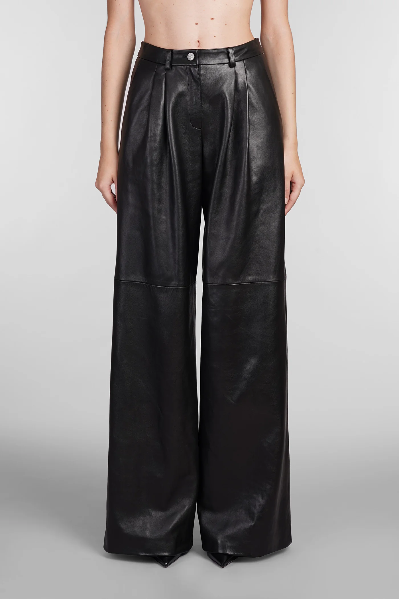 Pants in black leather