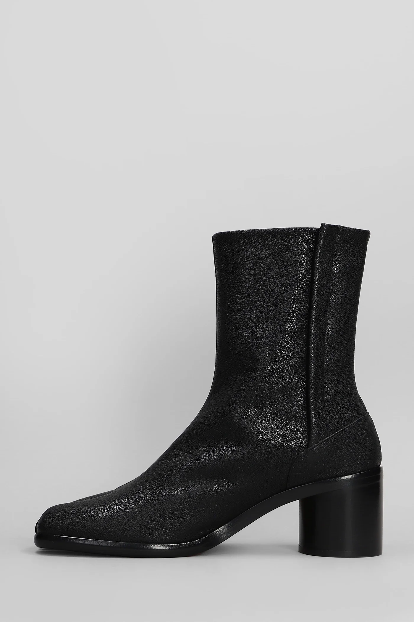 Tabi Ankle boots in black leather - Image 3