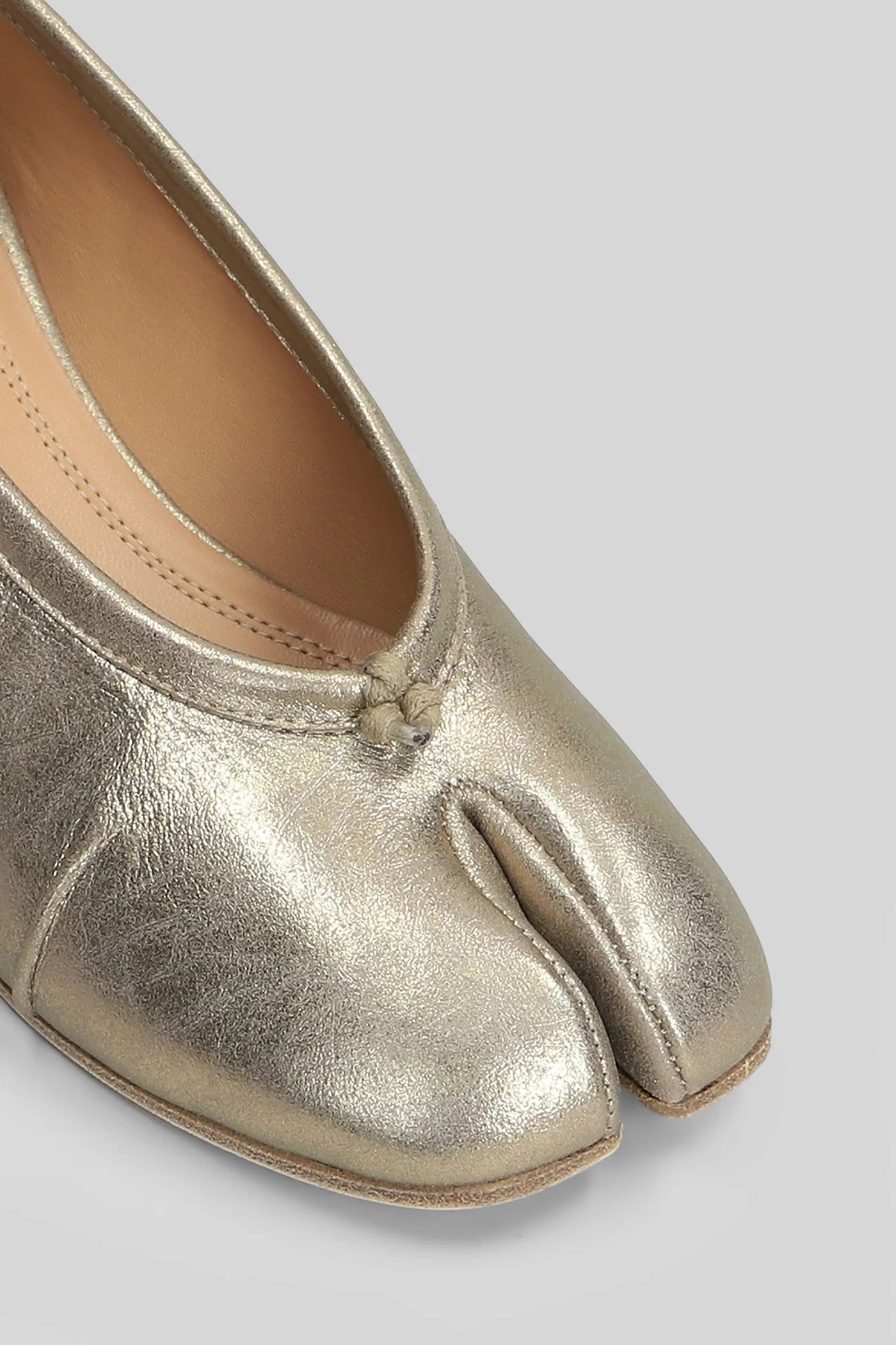 Tabi Ballet flats in gold leather - Image 5