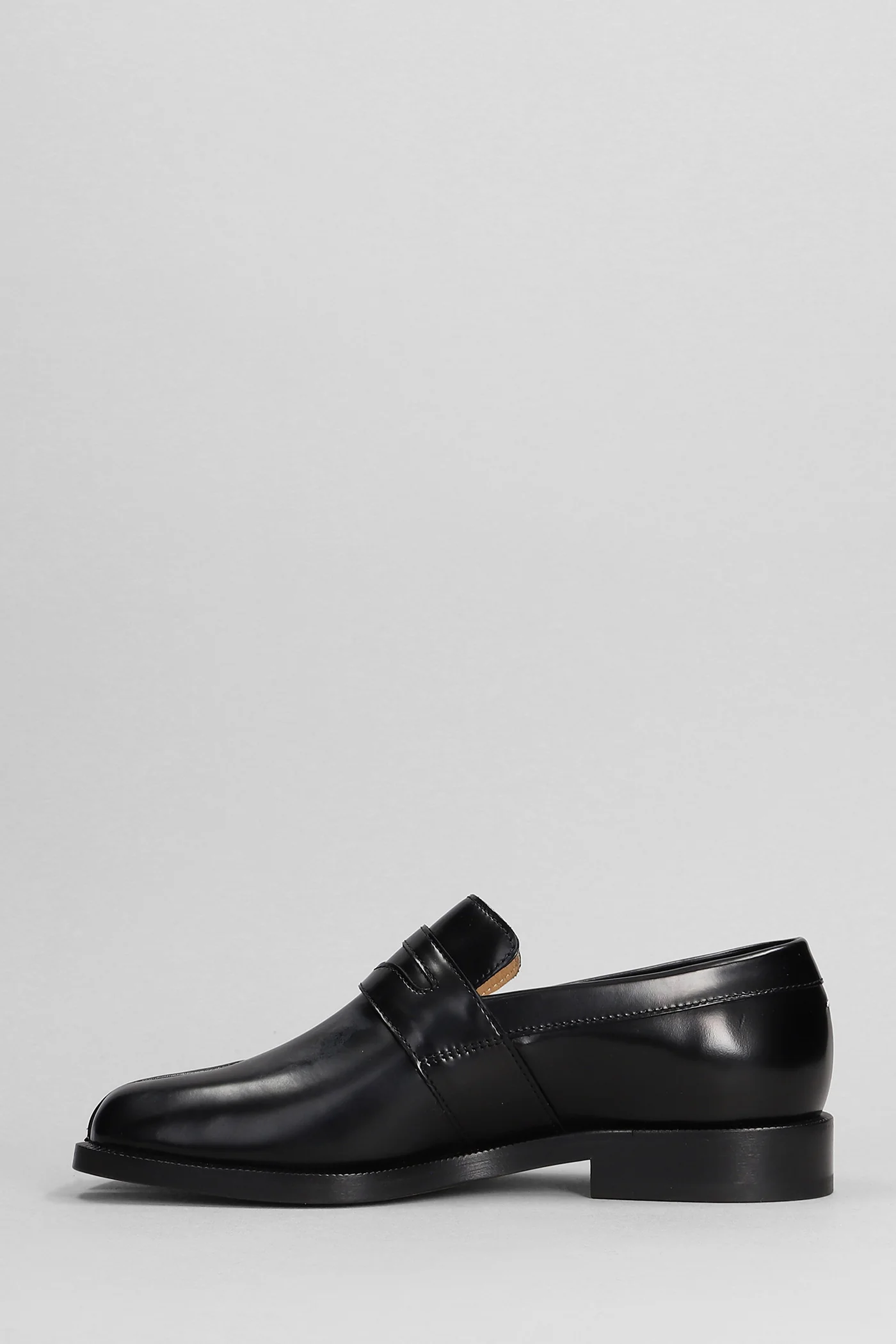 Tabi Loafers in black leather - Image 3
