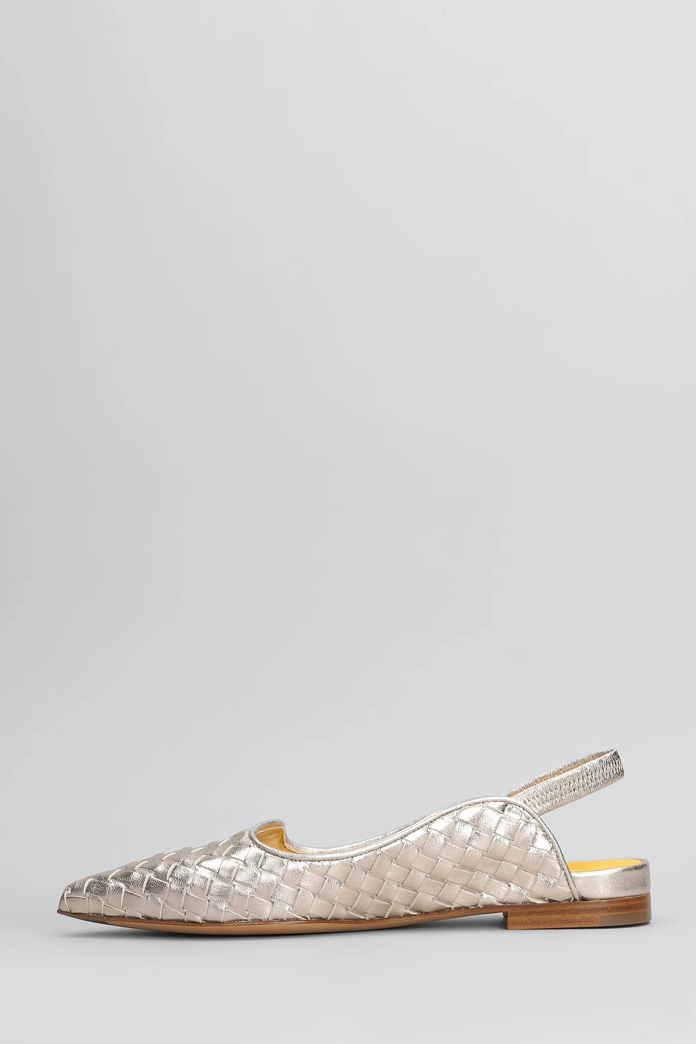 Ballet flats in platinum leather - Image 3