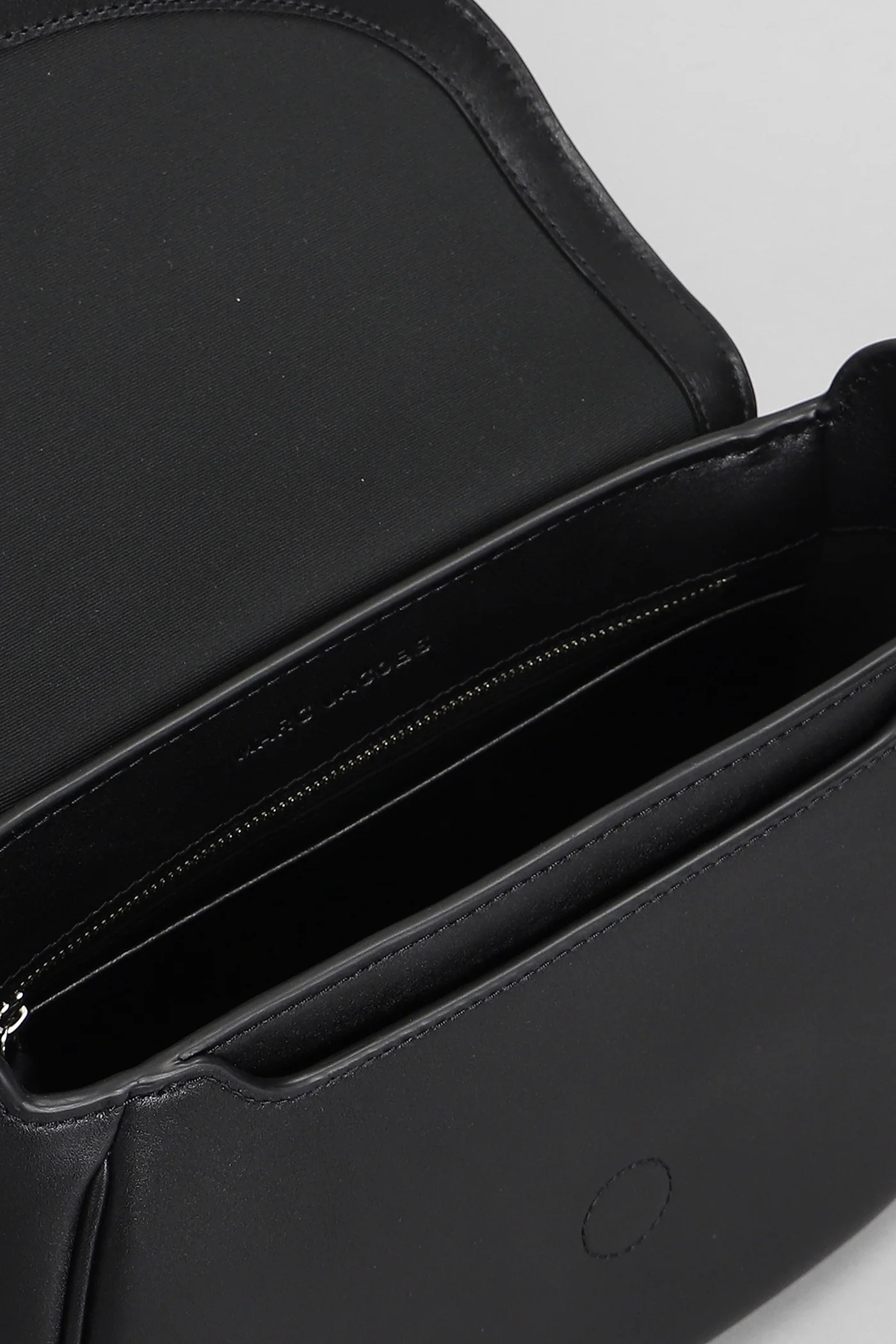 The large saddle Shoulder bag in black leather - Image 4