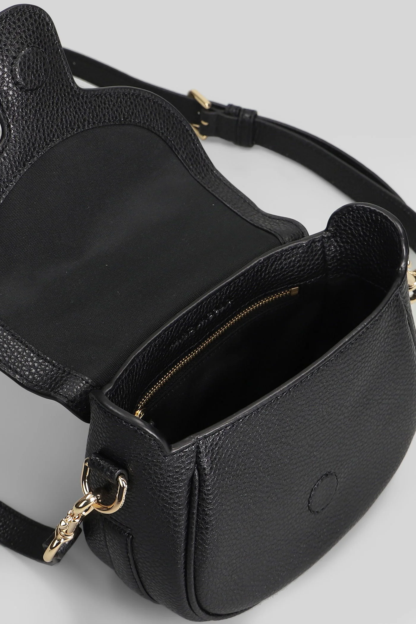 The saddle Shoulder bag in black leather - Image 4