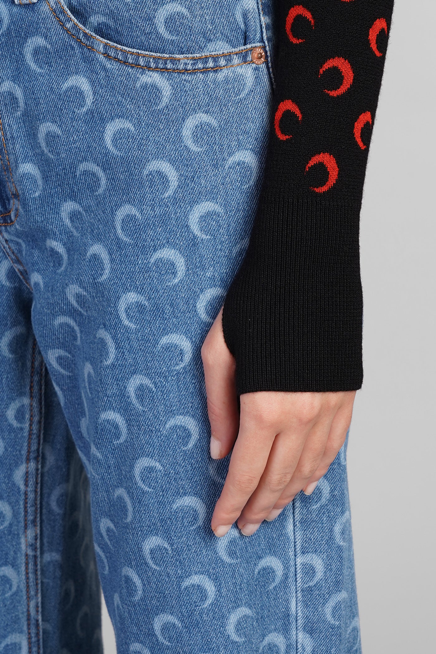 Knitwear in black wool - Image 5