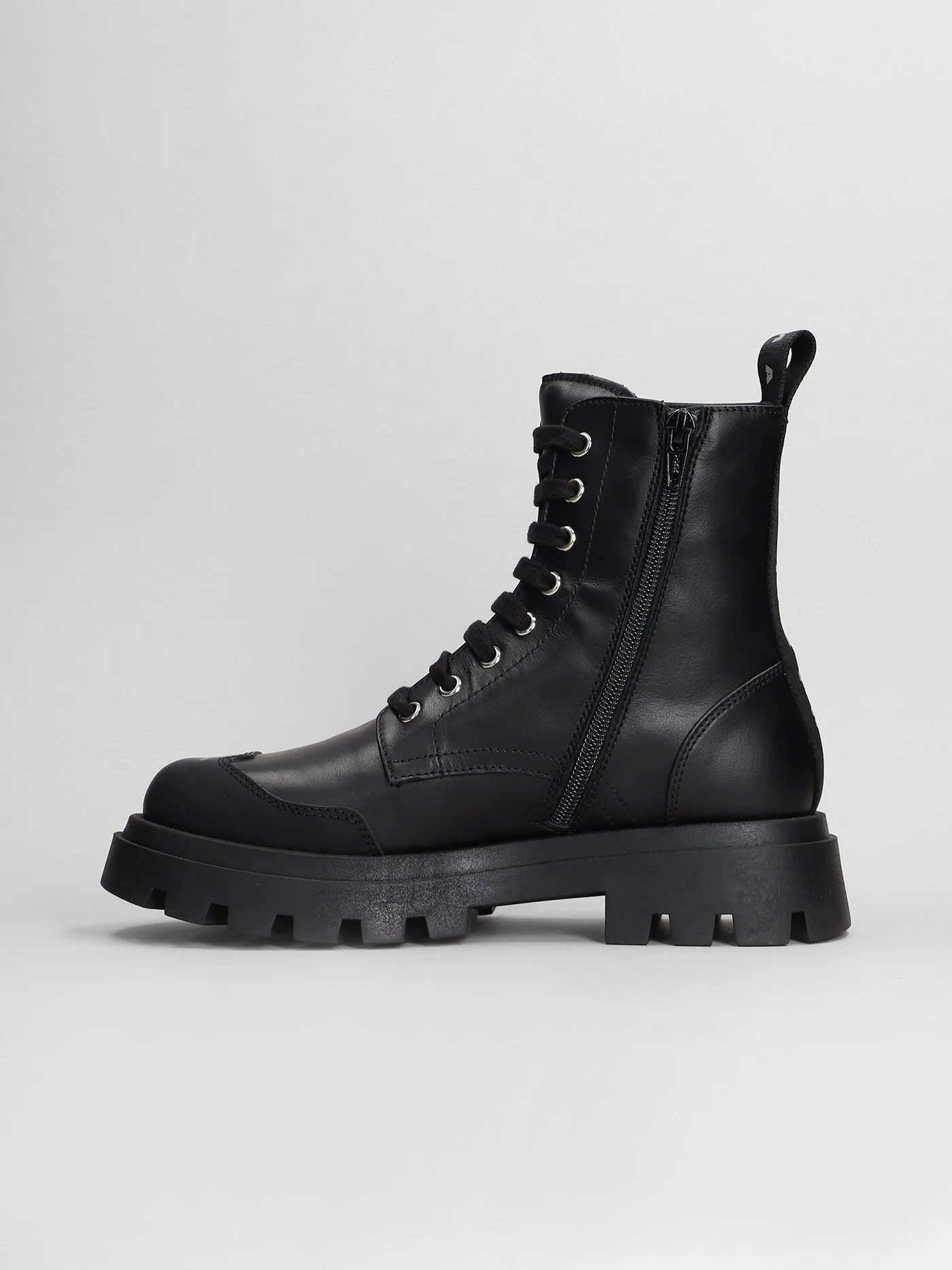 Combat boots in black leather - Image 3