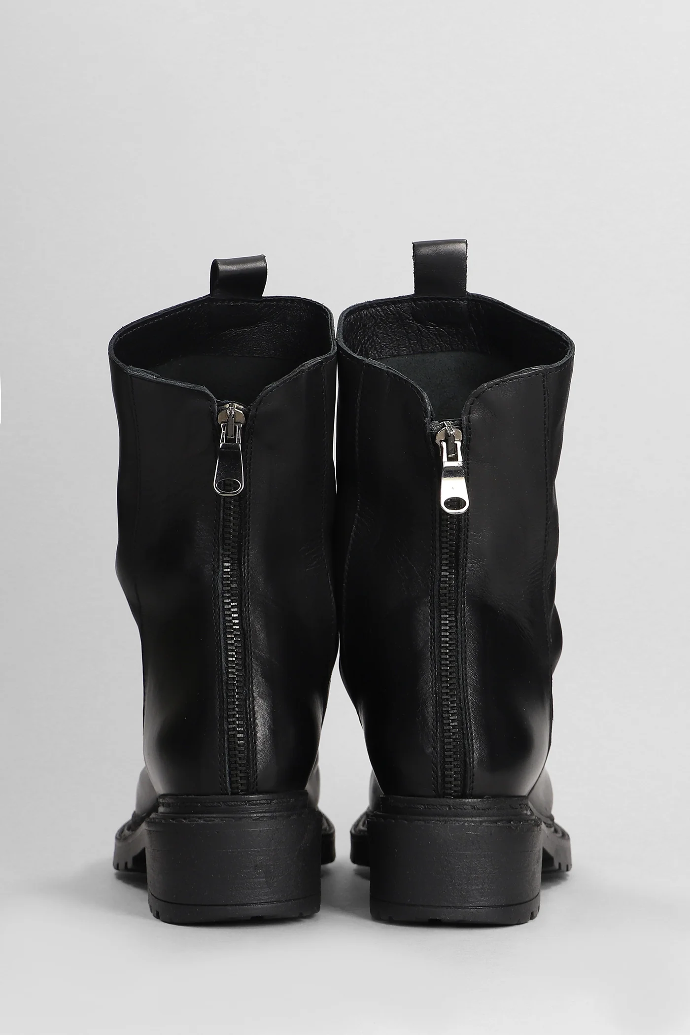 Combat boots in black leather - Image 4