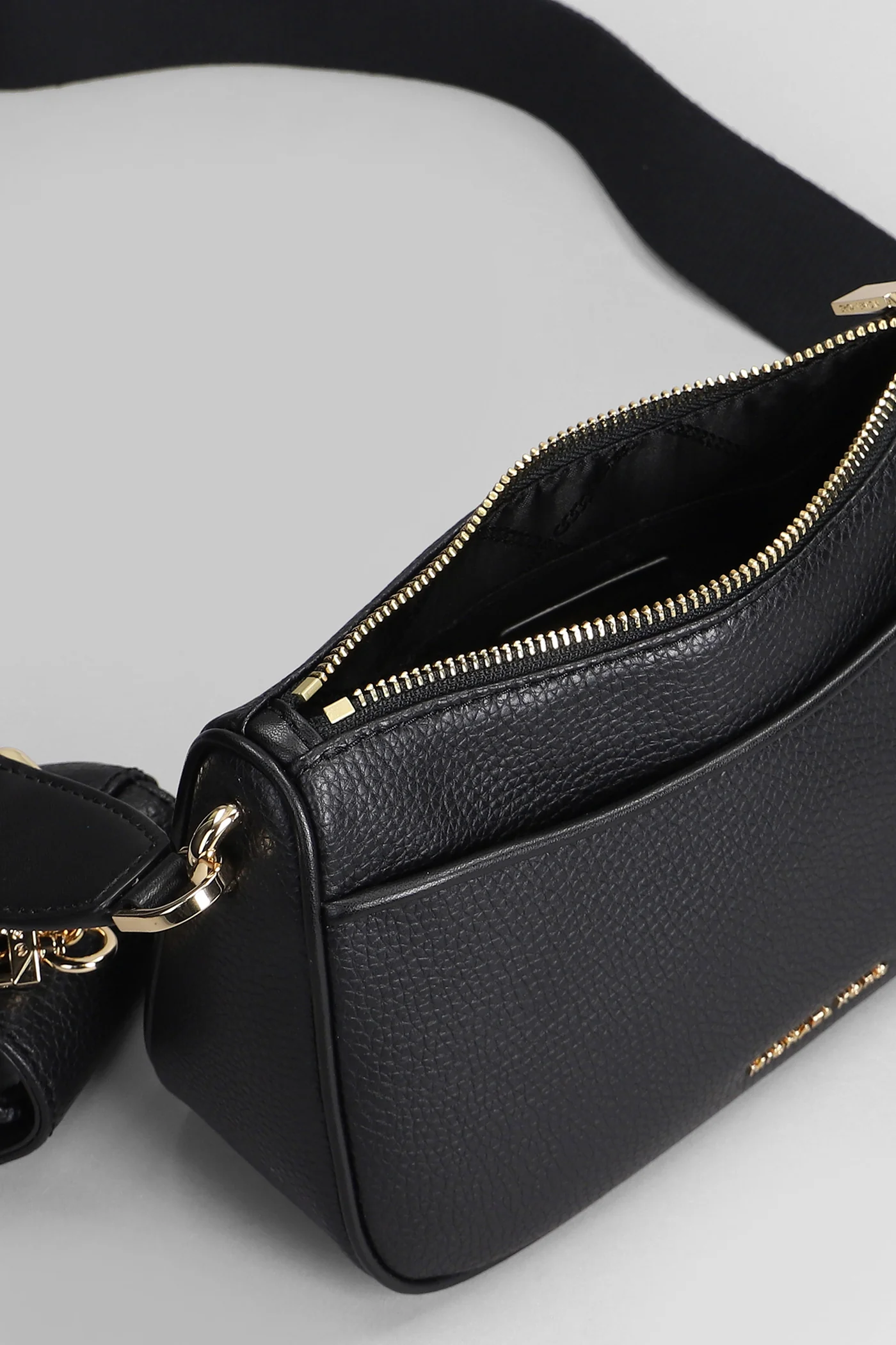 Jet Set Shoulder bag in black leather - Image 4