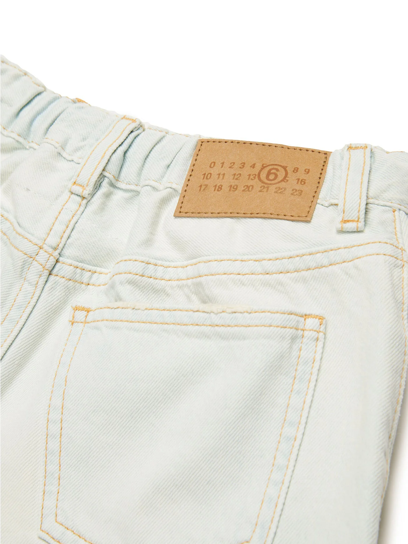 Shorts in beige cotton - Image 4