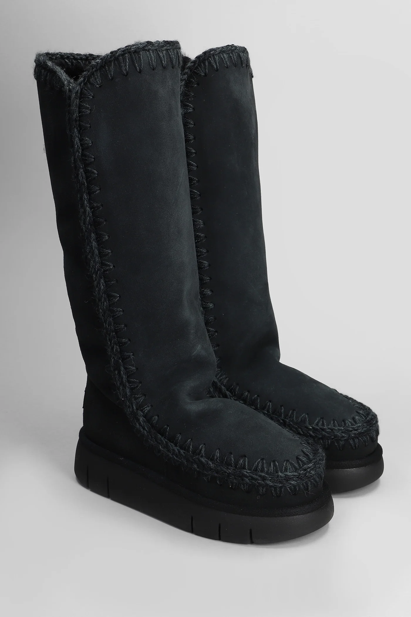Eskimo bounce 40 low heels boots in black suede - Image 2