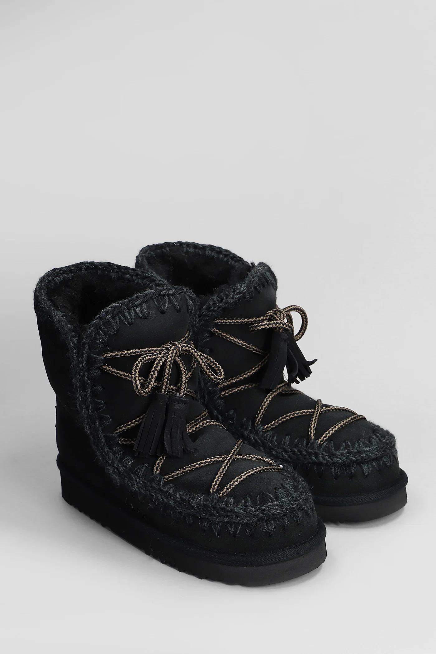 Eskimo scoubidoo low heels Ankle boots in black leather - Image 2