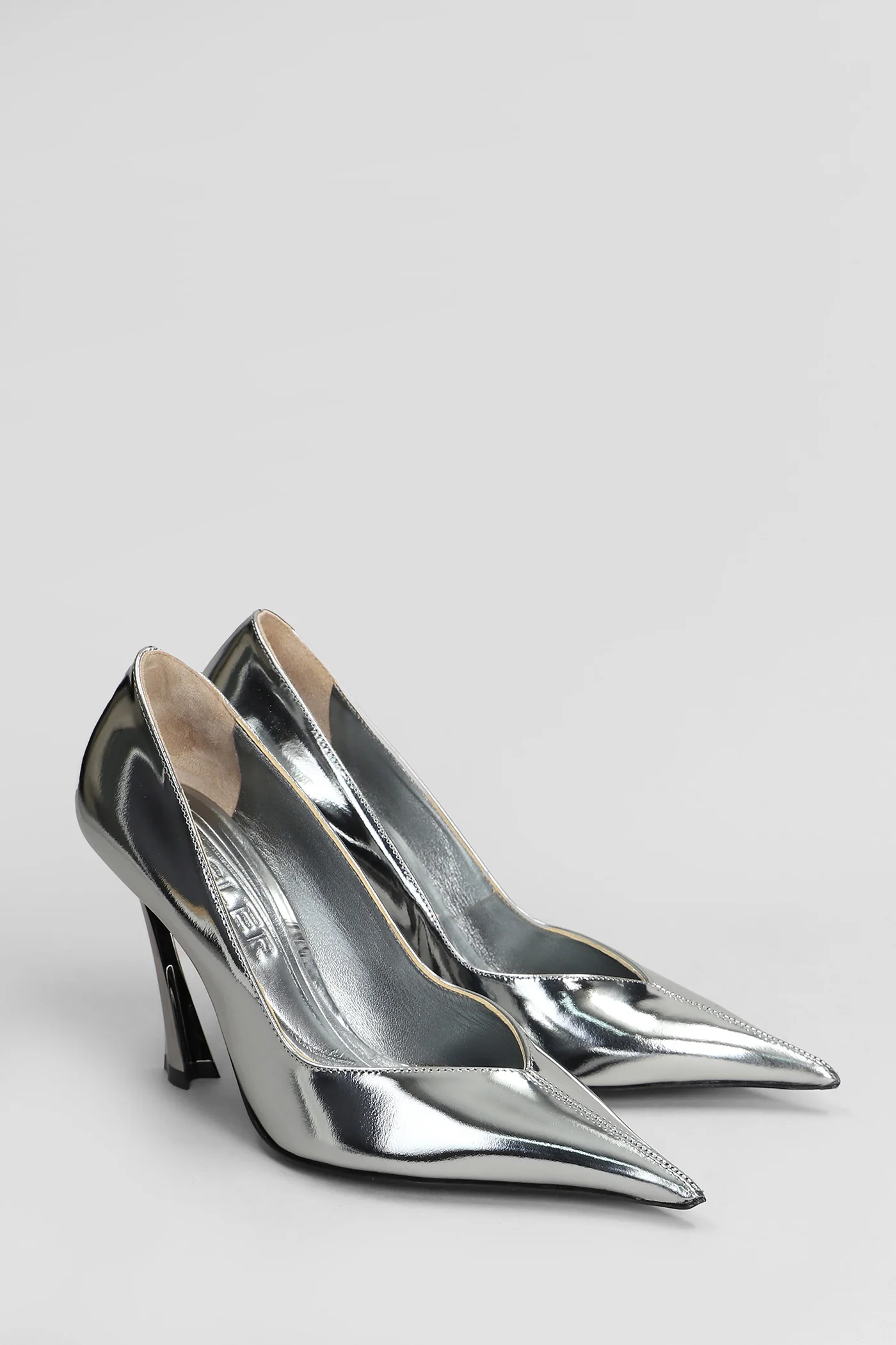 Pumps in silver leather - Image 2