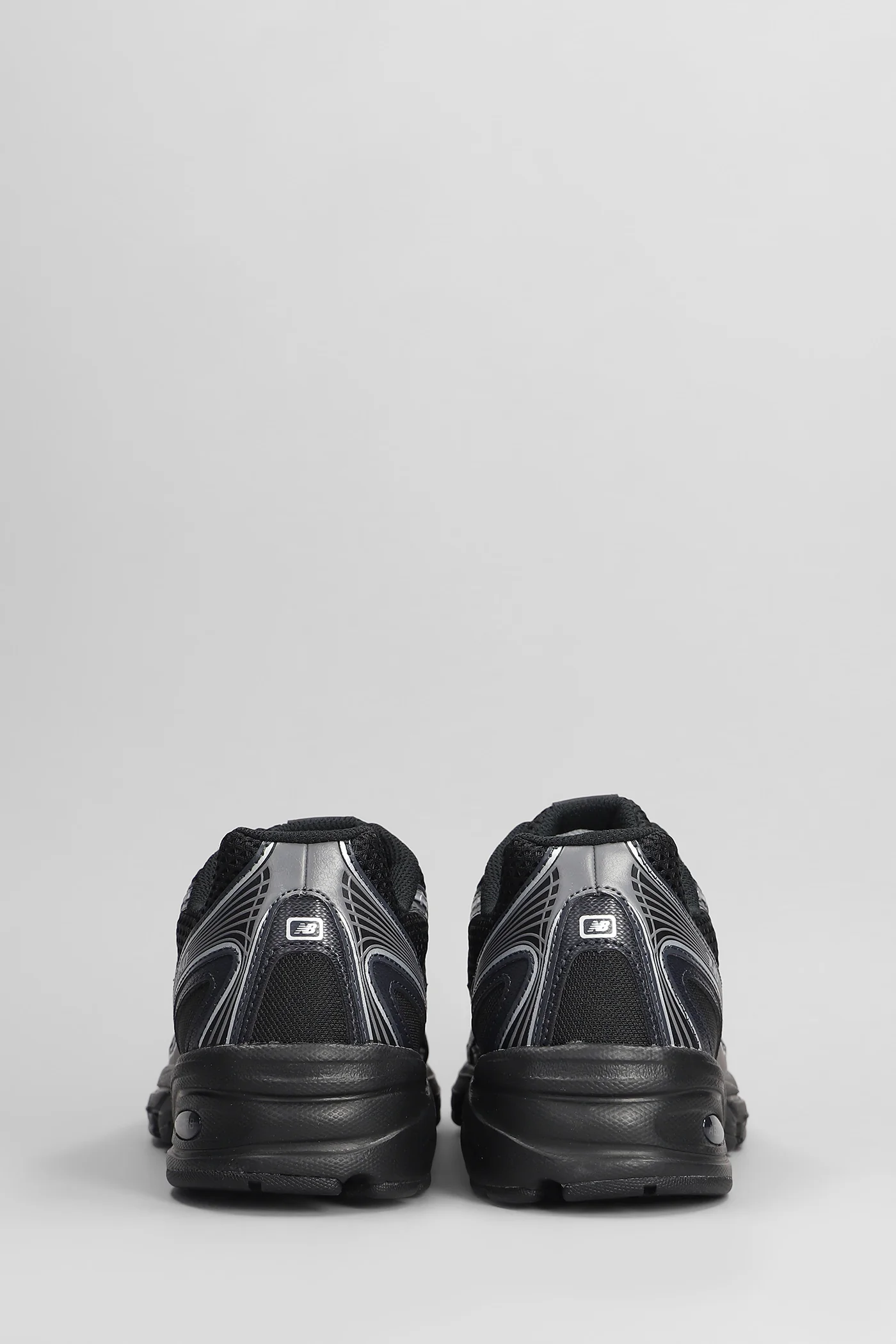 740 Sneakers in black leather and fabric - Image 4