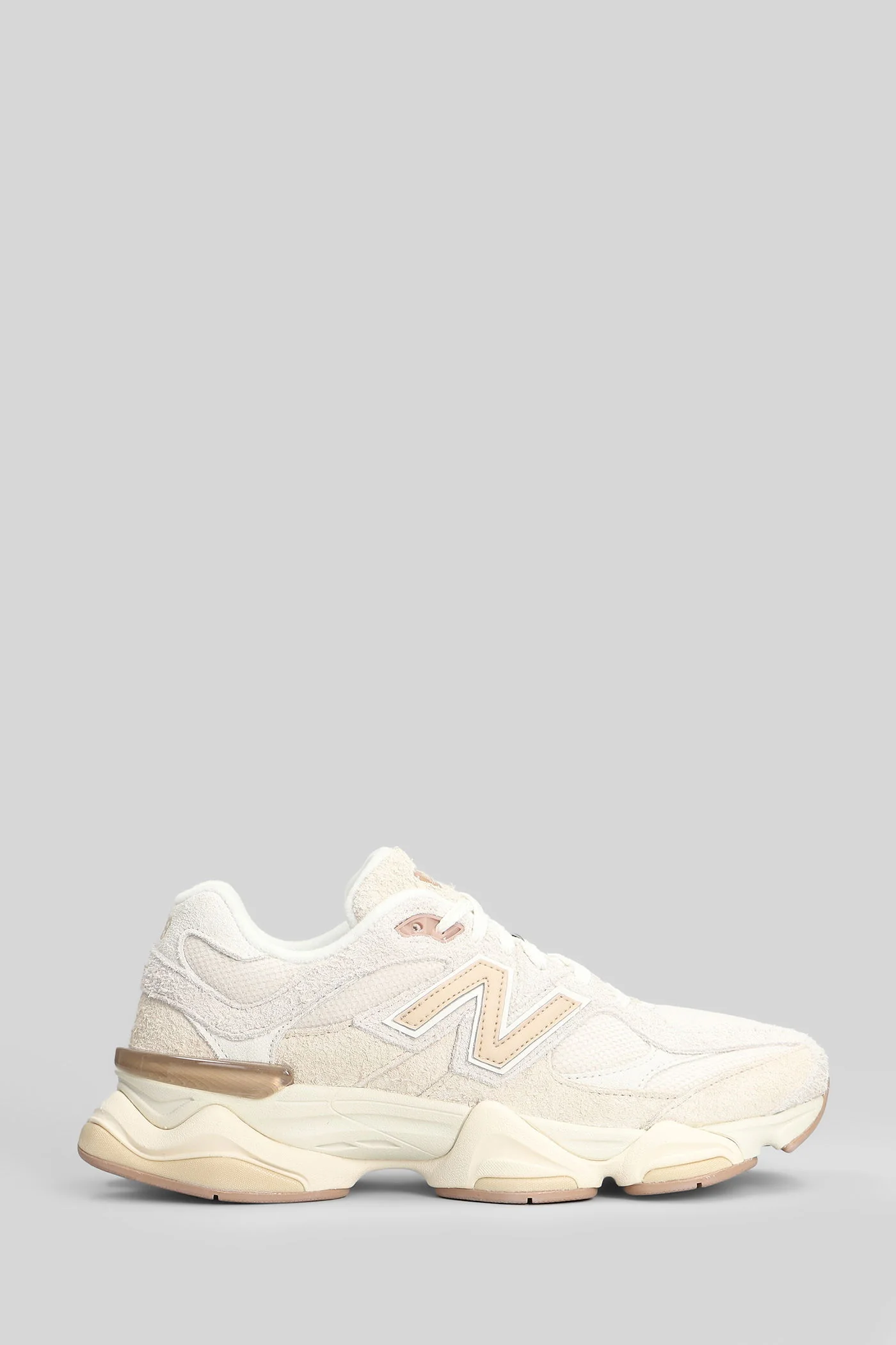 9060 Sneakers in beige suede