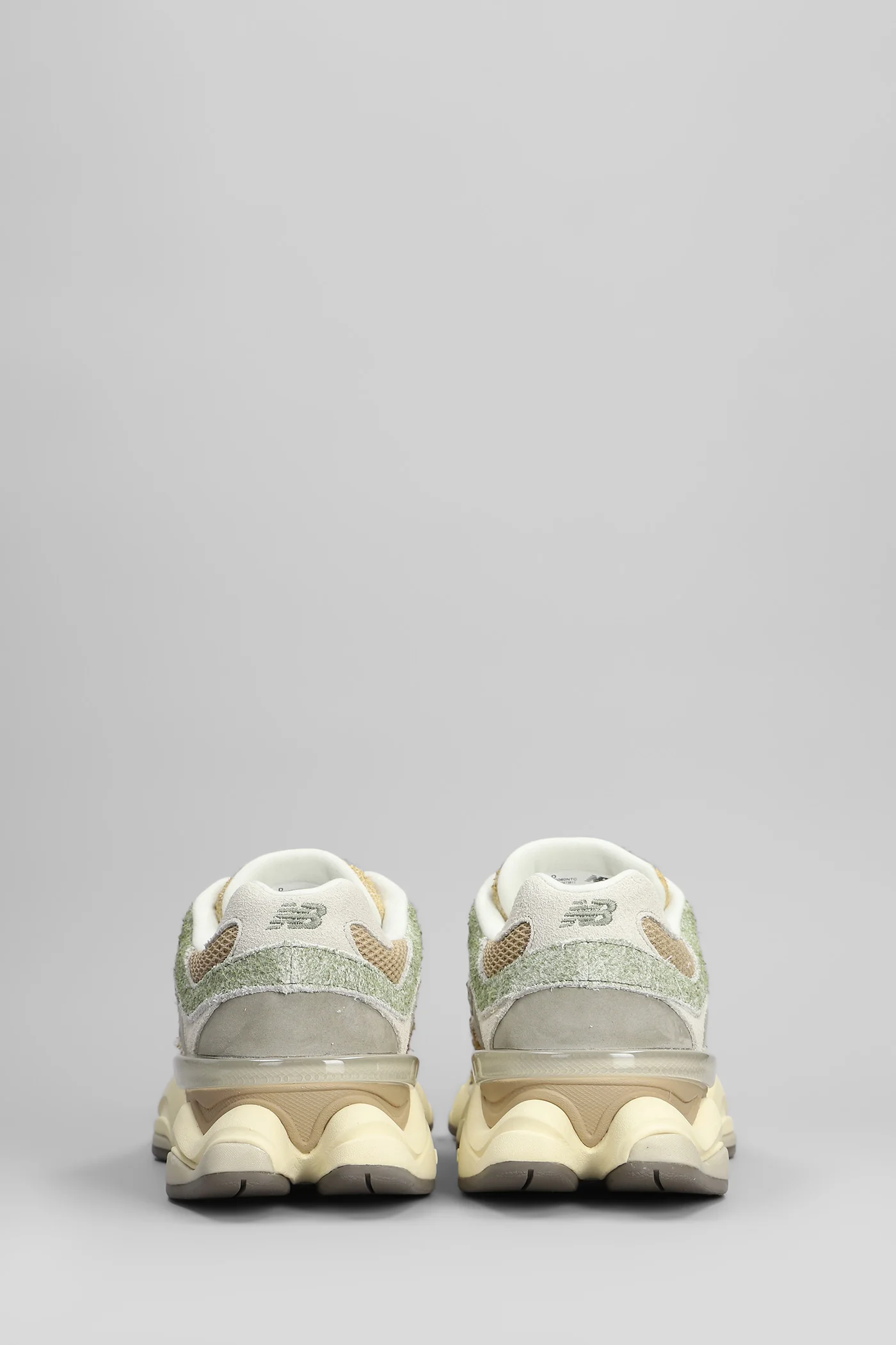 9060 Sneakers in beige Suede and fabric - Image 4