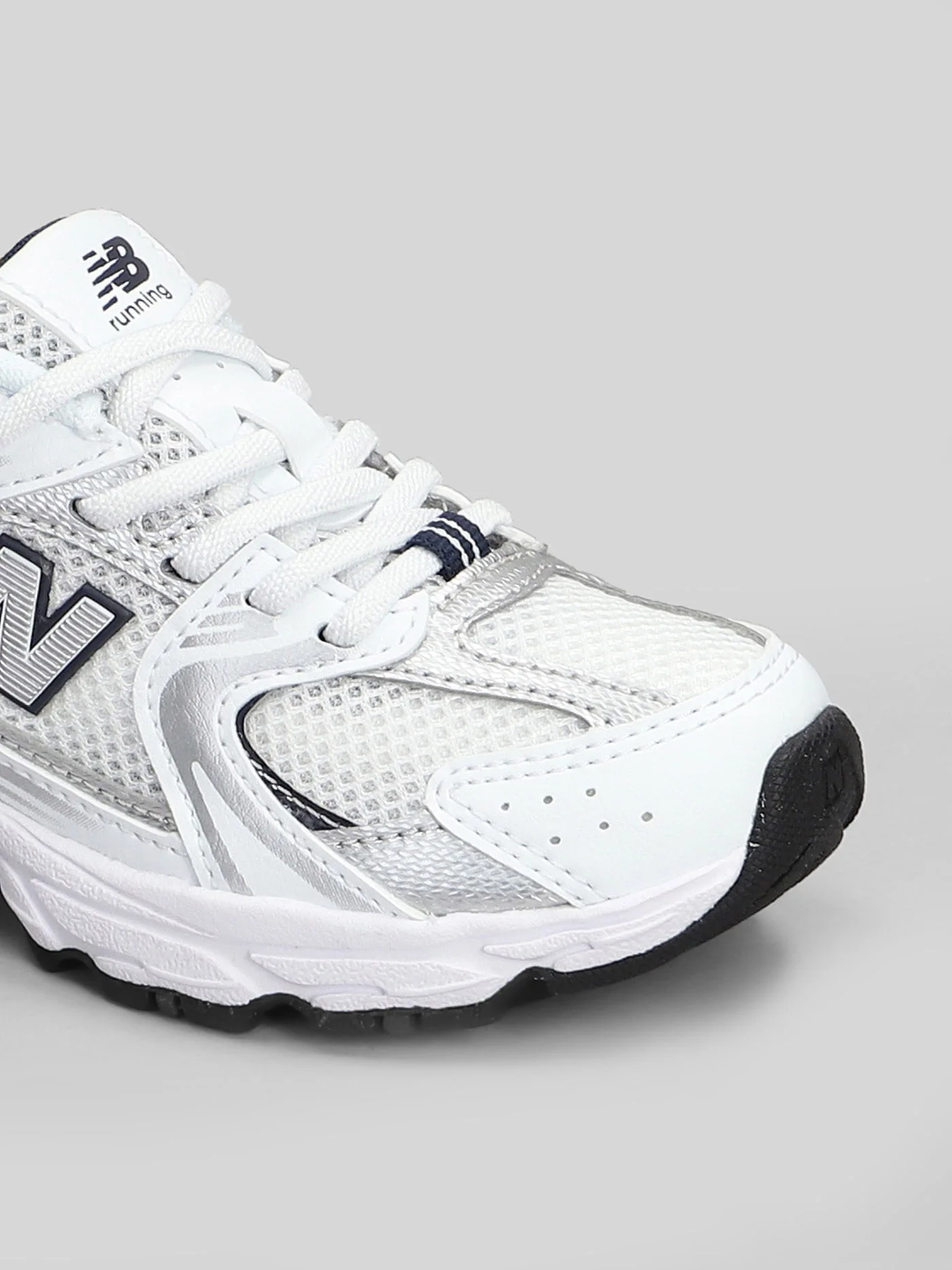 530 Sneakers in white leather and fabric - Image 5