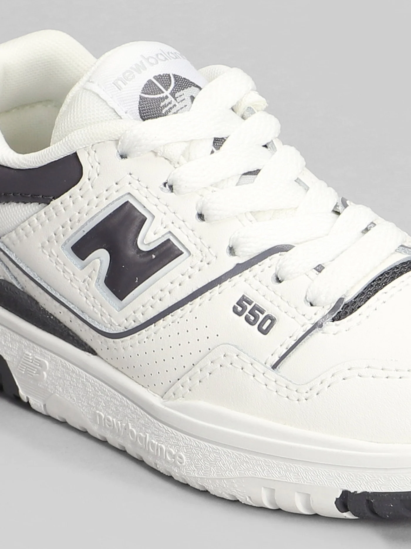 550 Sneakers in white leather - Image 5