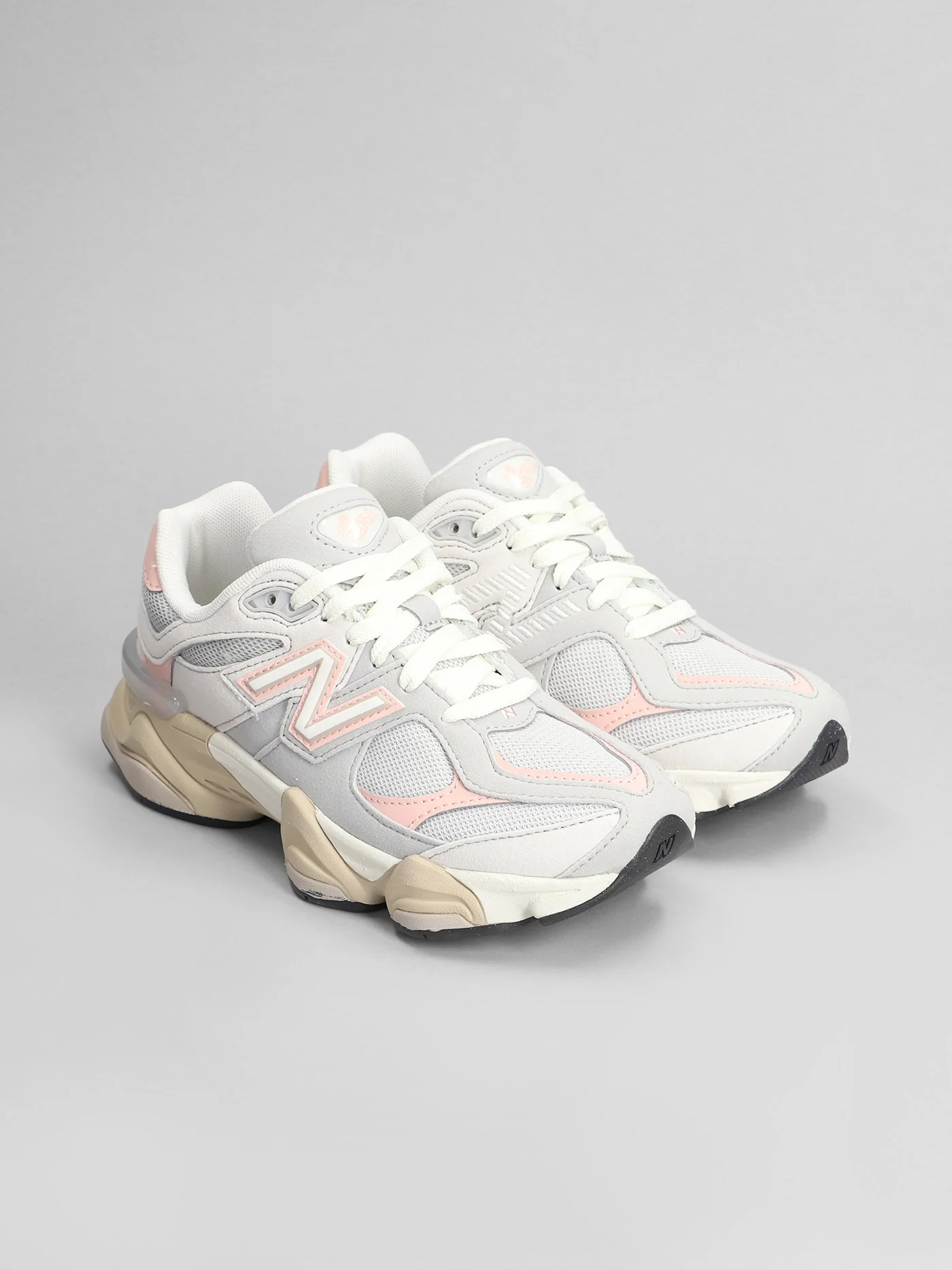9060 Sneakers in grey Suede and fabric - Image 2
