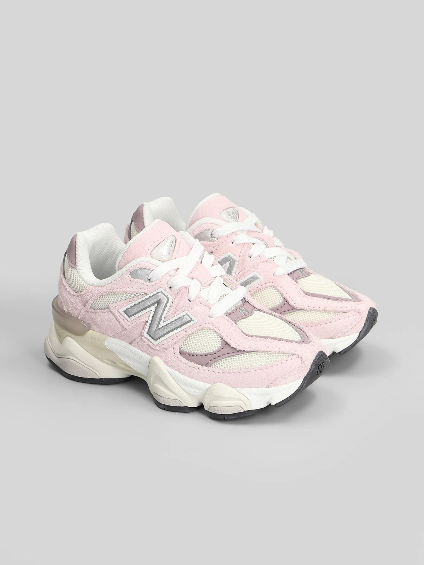 9060 Sneakers in rose-pink Suede and fabric - Image 2