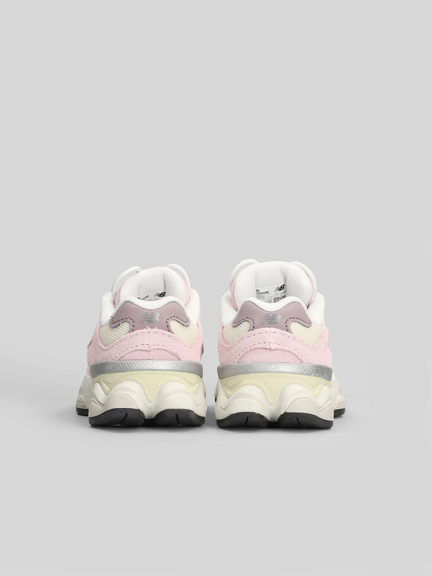 9060 Sneakers in rose-pink Suede and fabric - Image 4