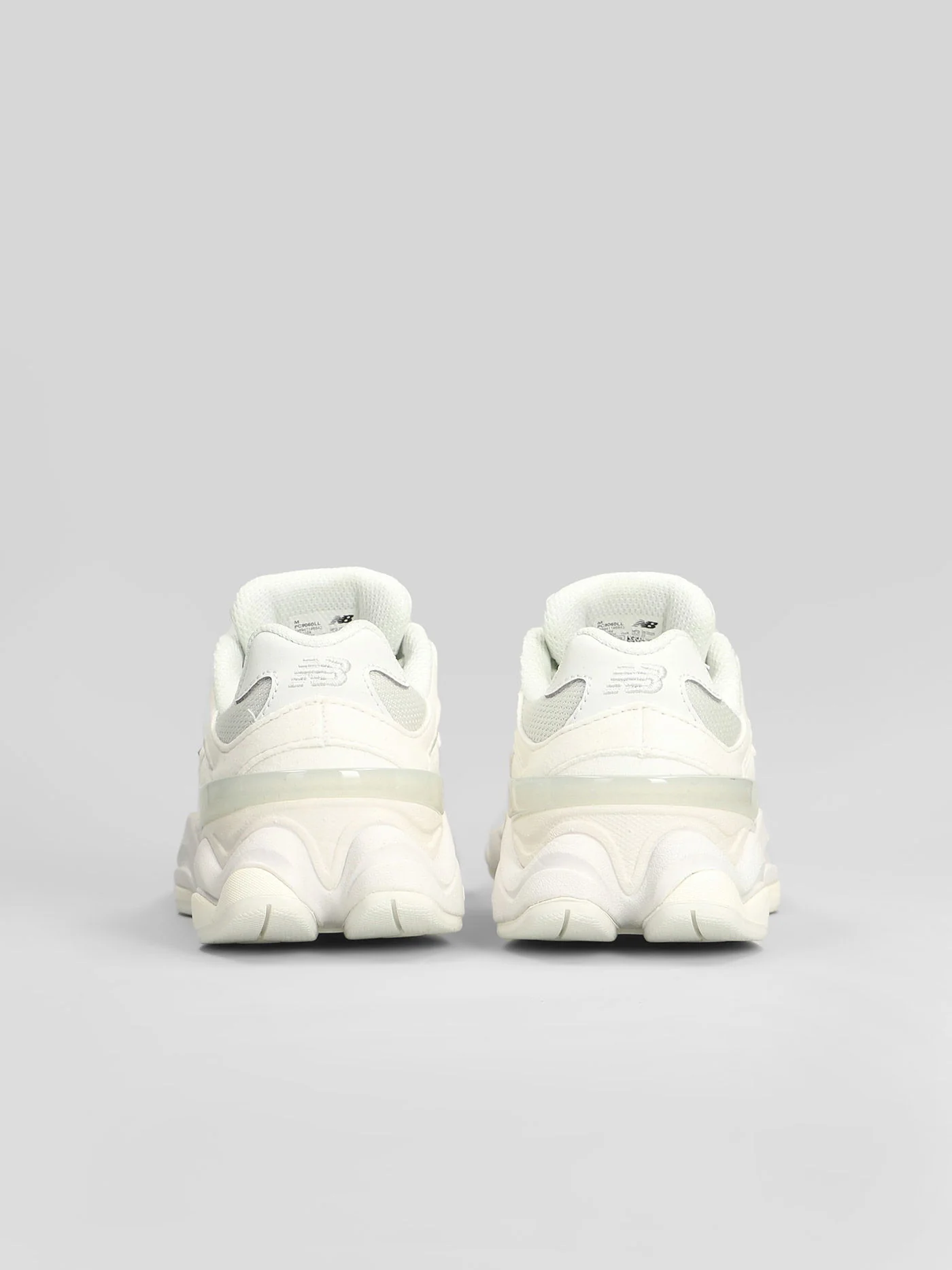 9060 Sneakers in white Suede and fabric - Image 4