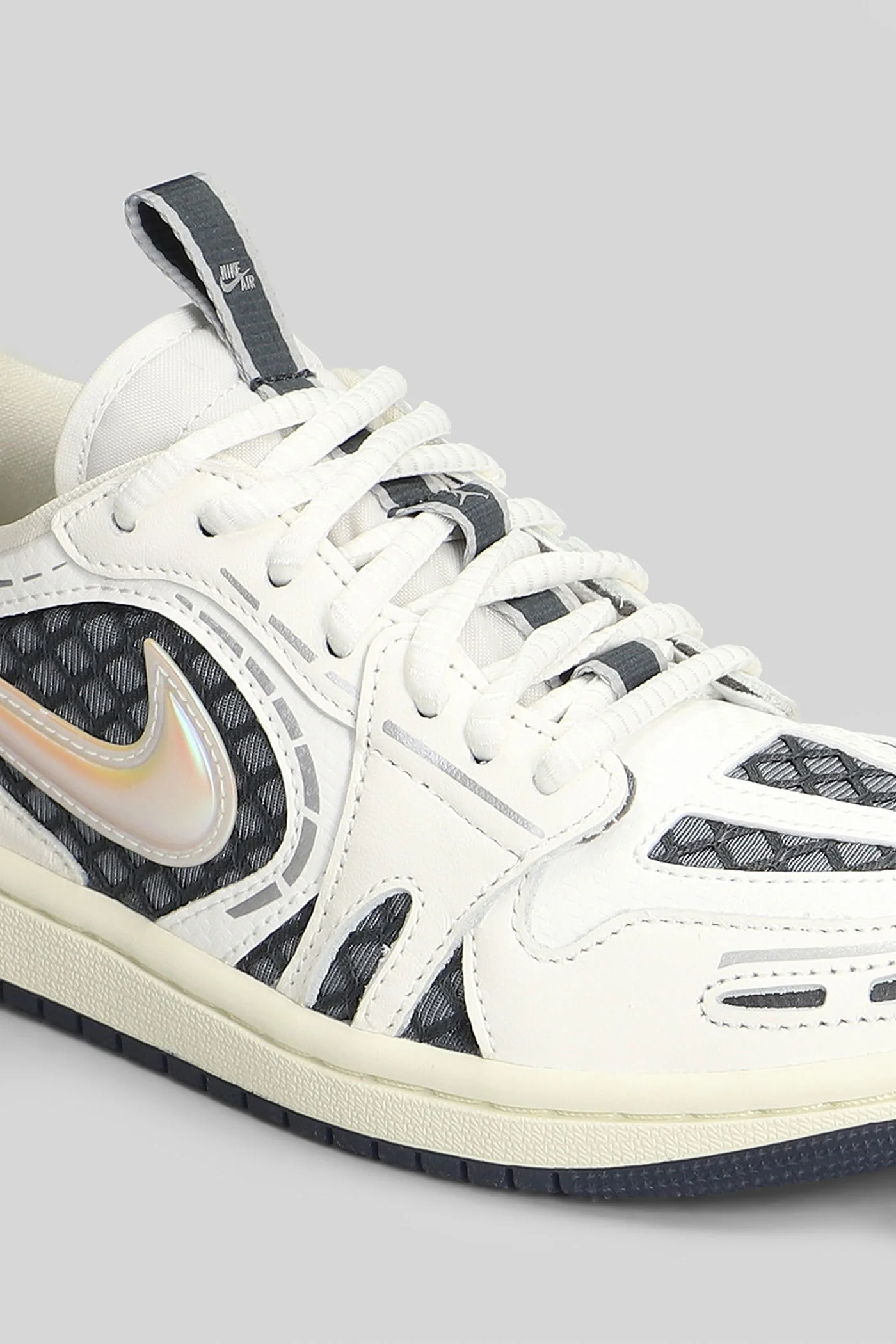 Air Jordan 1 MM Low Sneakers in white leather and fabric - Image 4