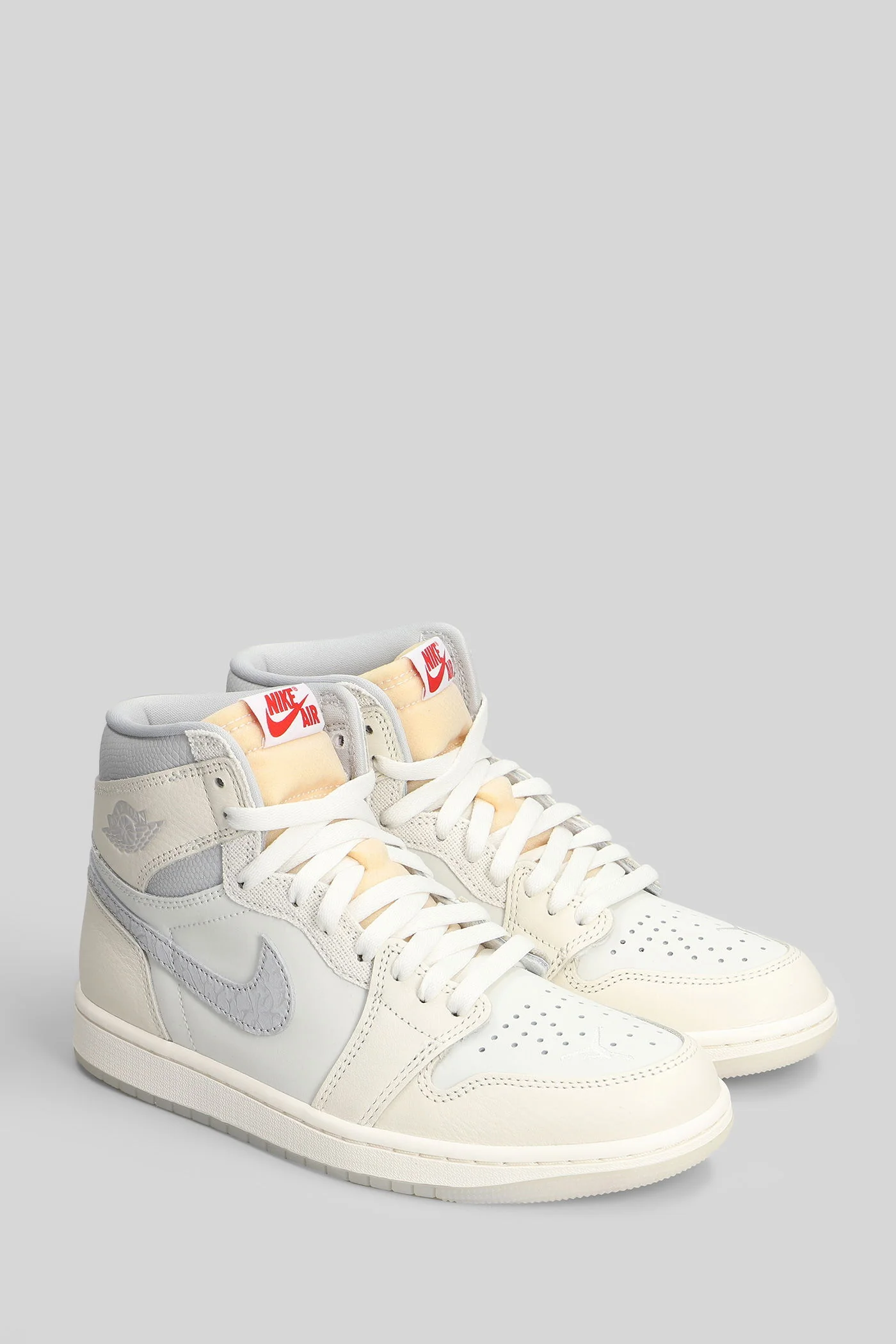 Air Jordan 1 Retro Sneakers in grey leather - Image 2