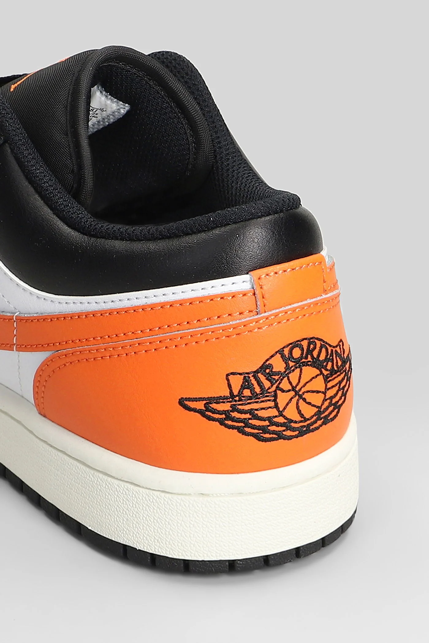 Air Jordan 1 Sneakers in black leather - Image 5