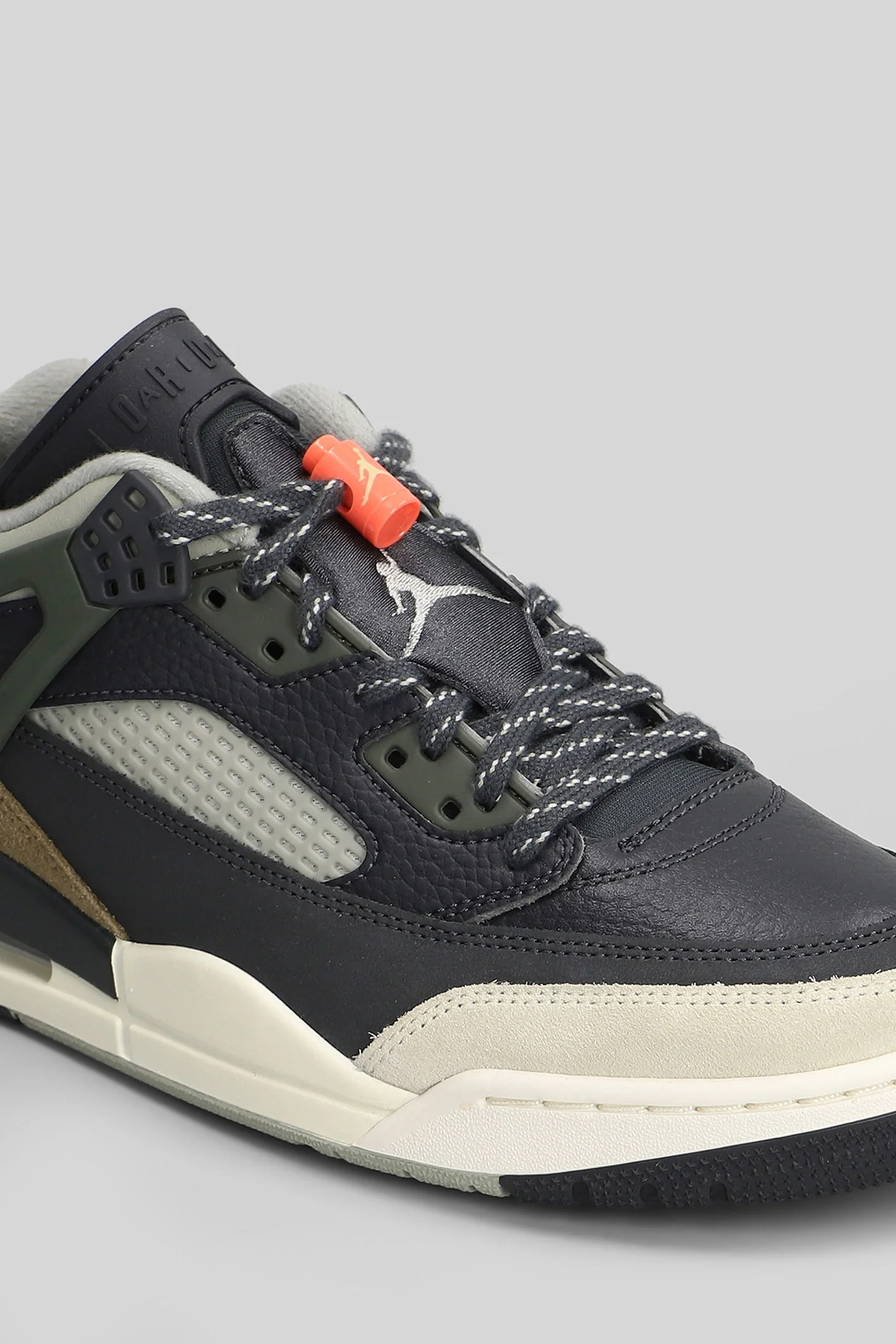 Air Jordan Spizike Sneakers in black leather - Image 5