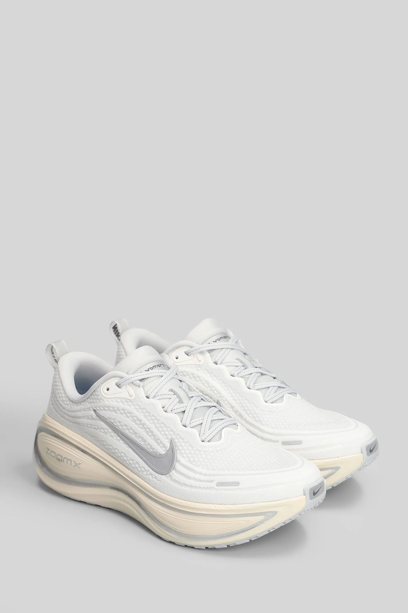 Vomero Plus Sneakers in white fabric - Image 2