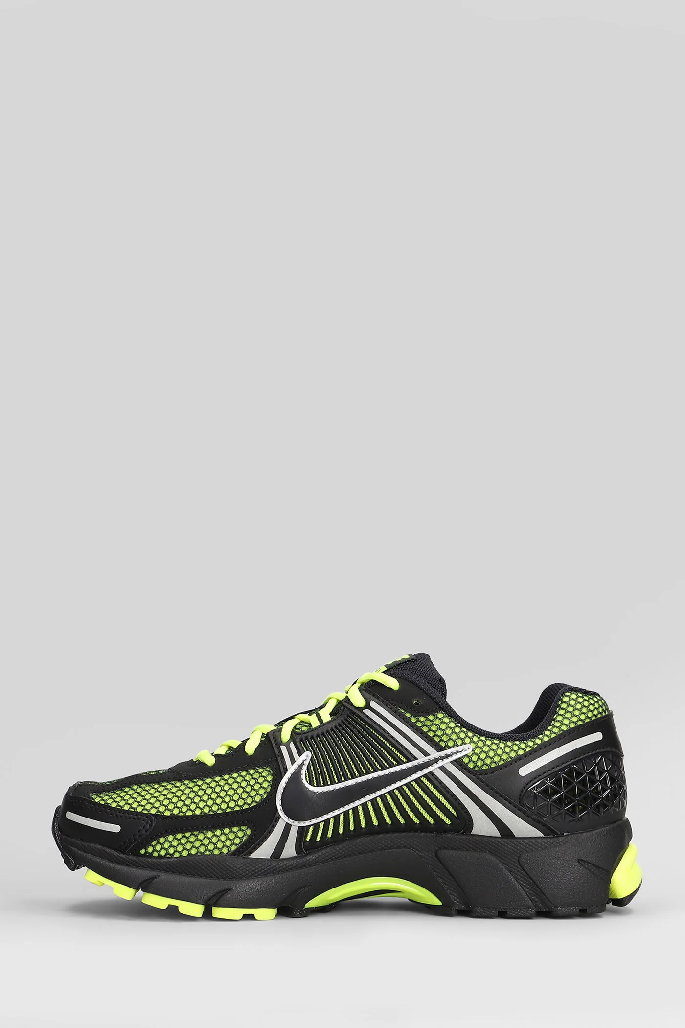 Zoom Vomero 5 Sneakers in black leather and fabric - Image 3