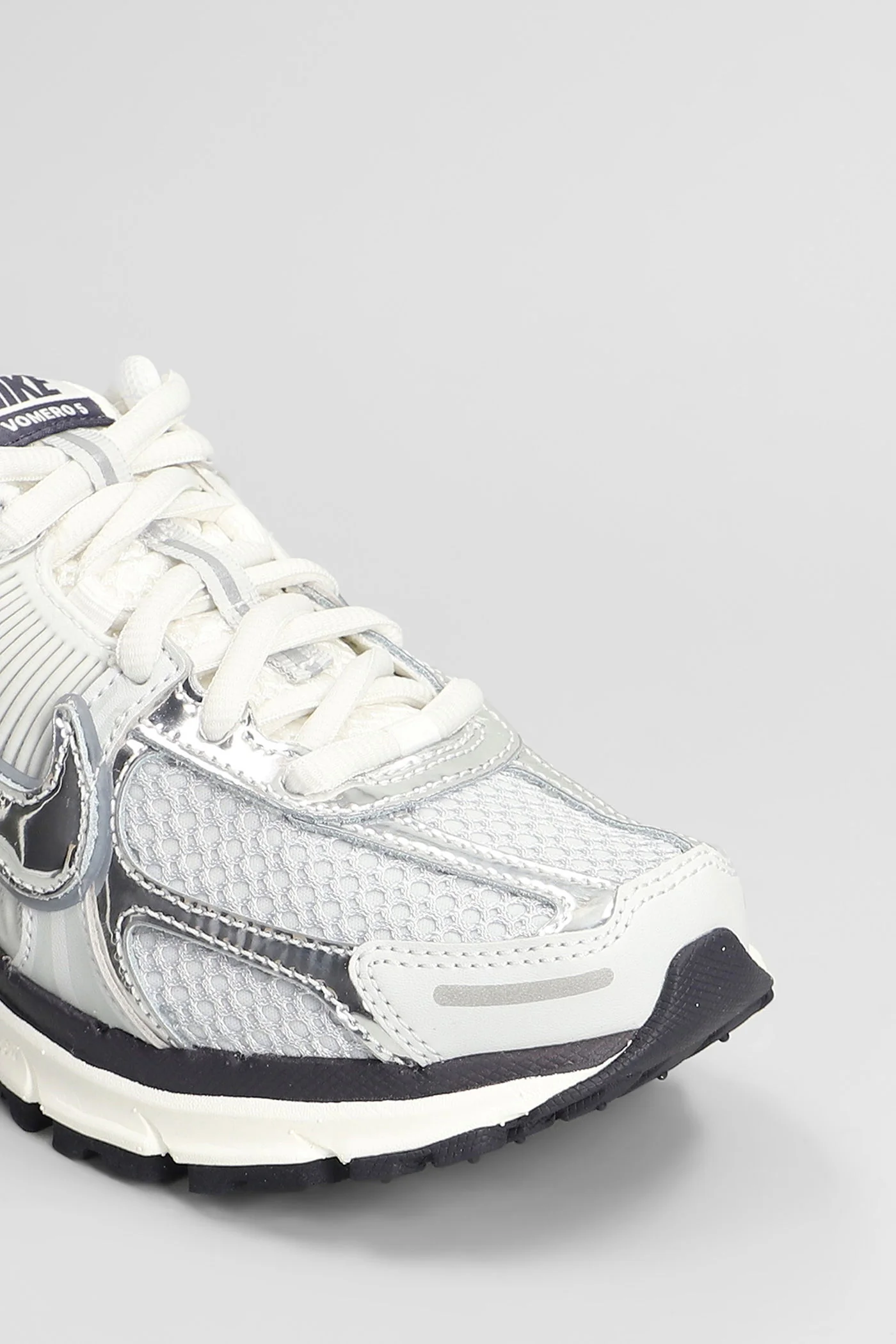 Zoom Vomero 5 Sneakers in grey leather and fabric - Image 5