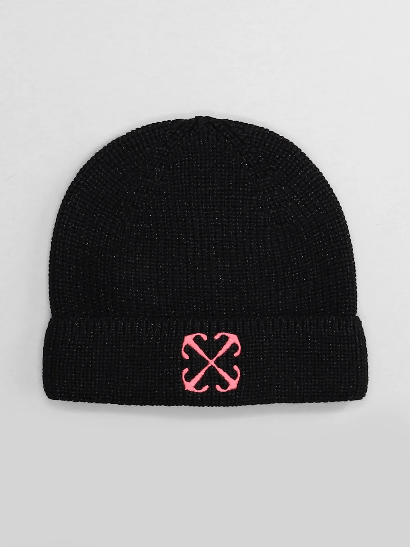 Hats in black wool