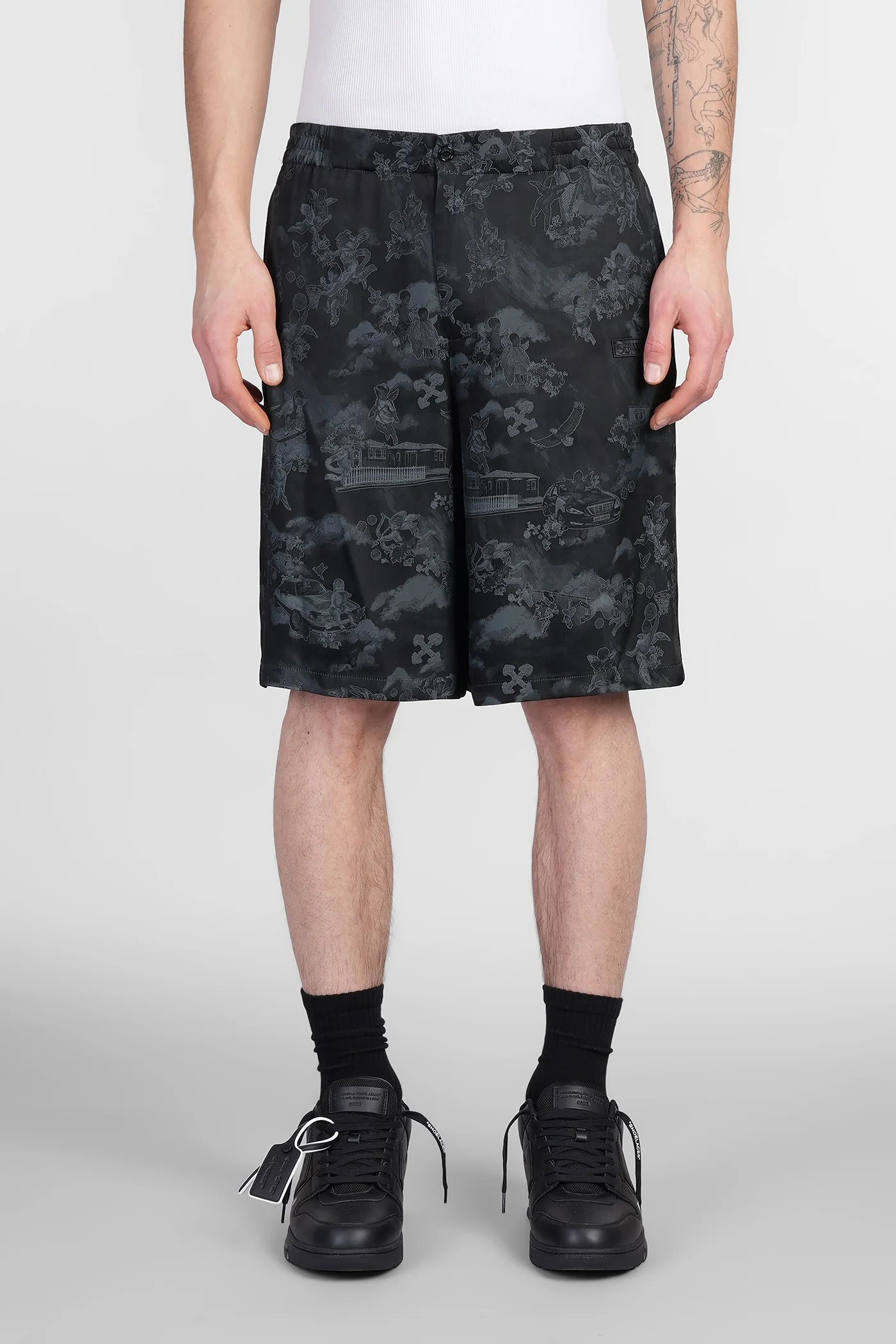 Shorts in black acetate
