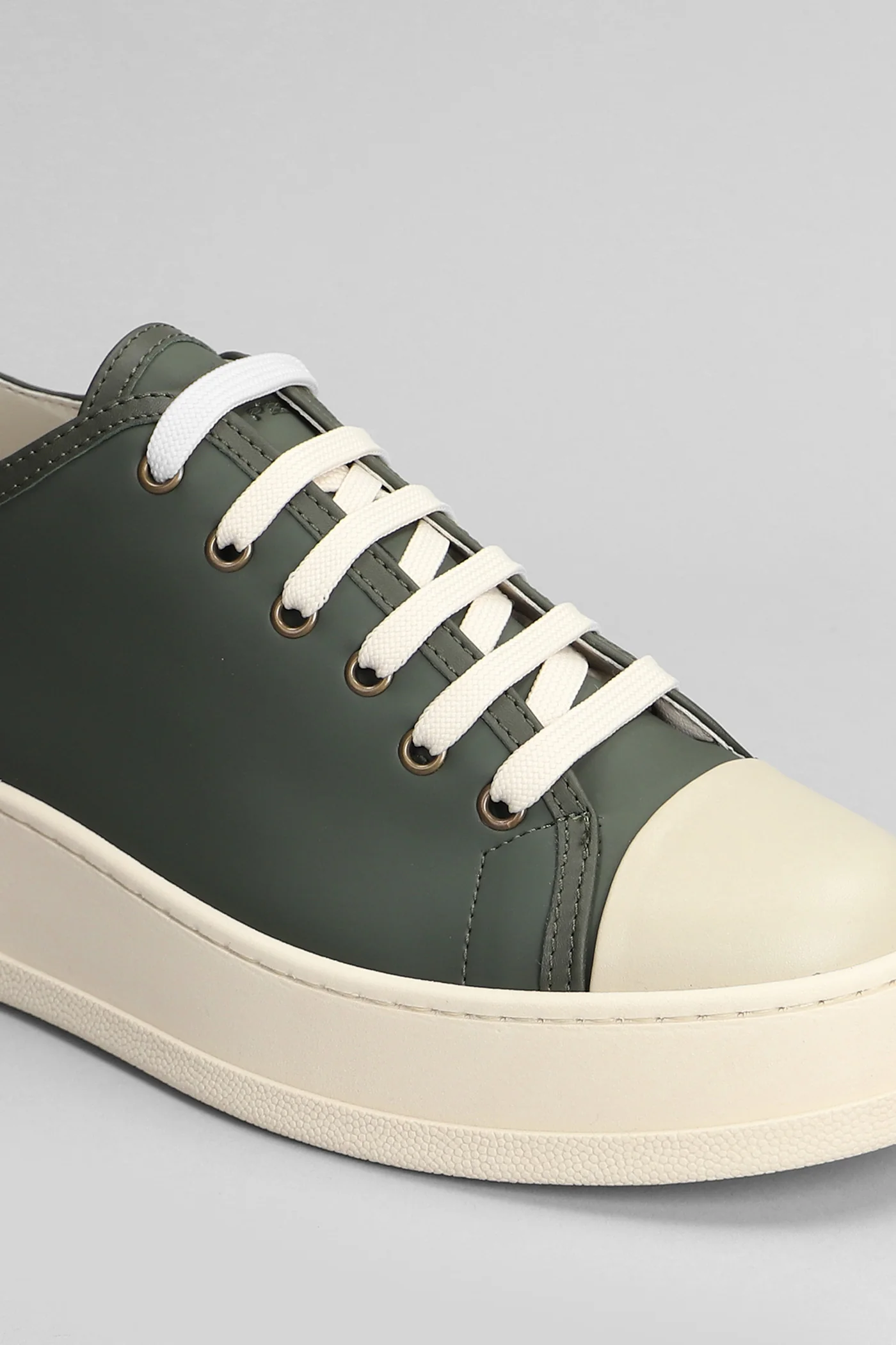 Sneakers in green rubber/plasic - Image 5