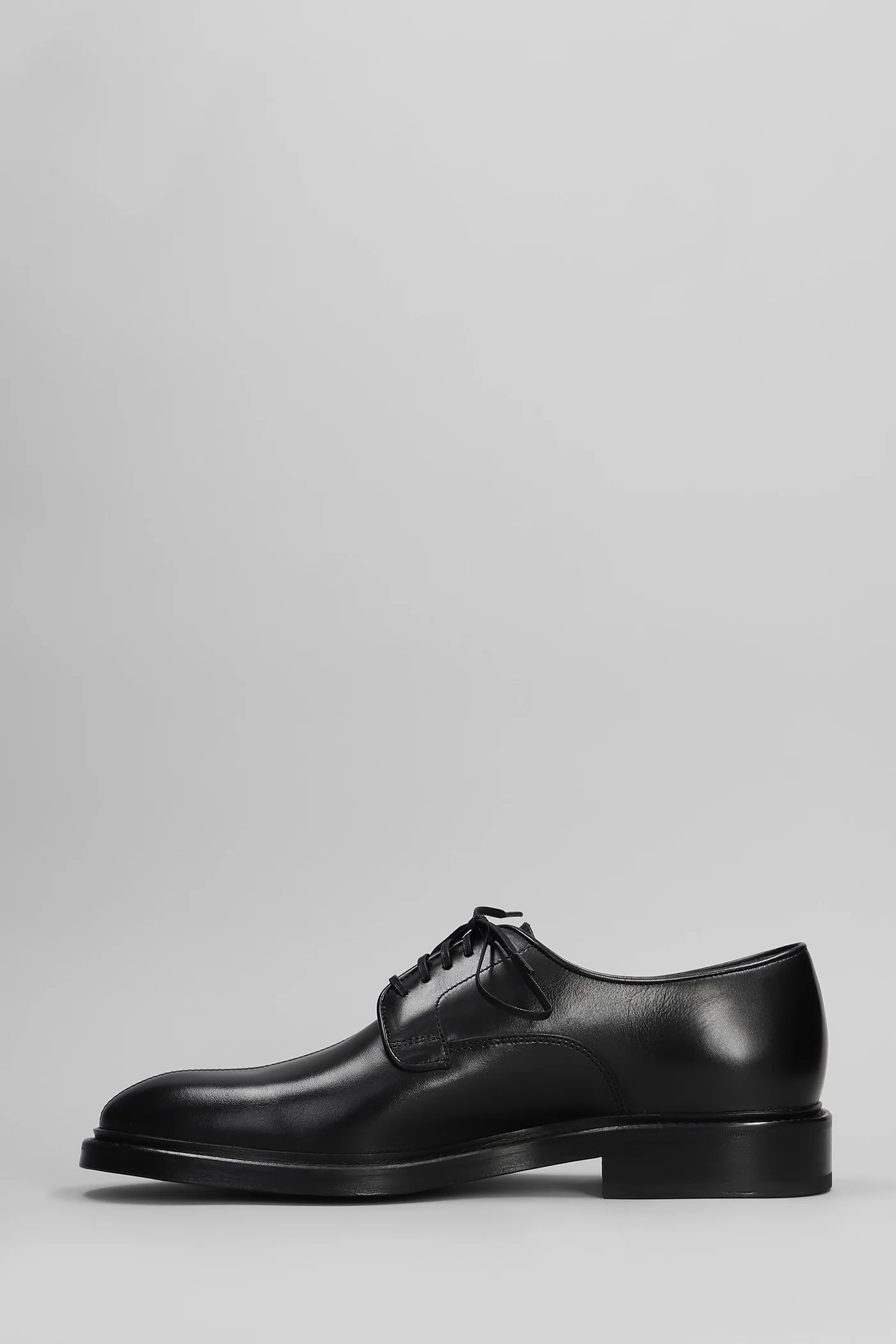 Soloman Lace up shoes in black leather - Image 43