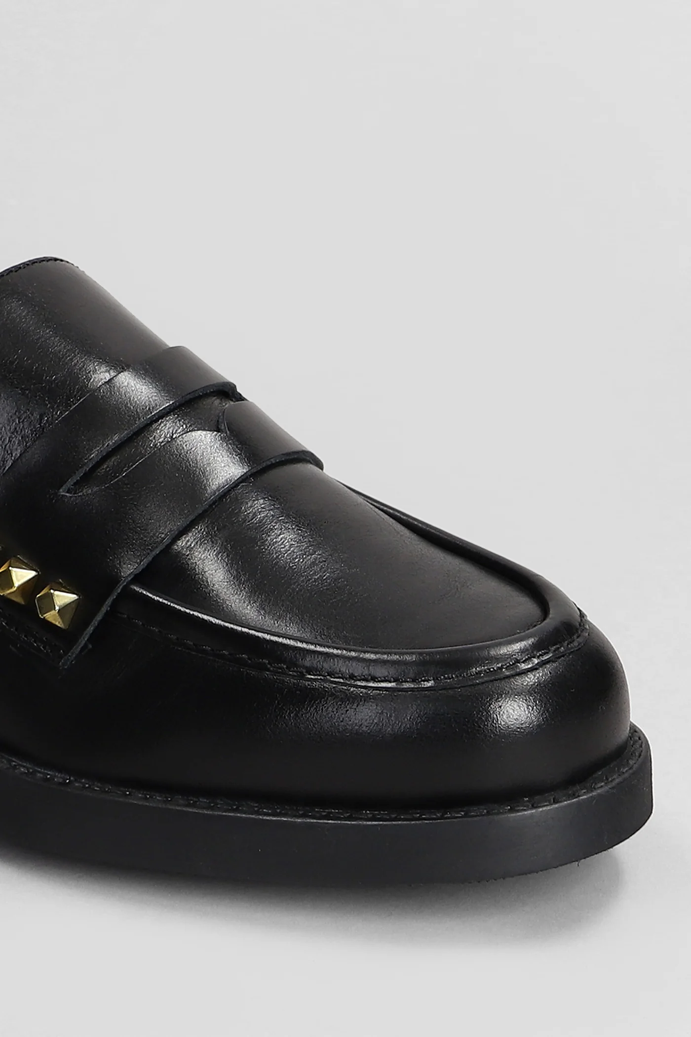 Loafers in black leather - Image 5