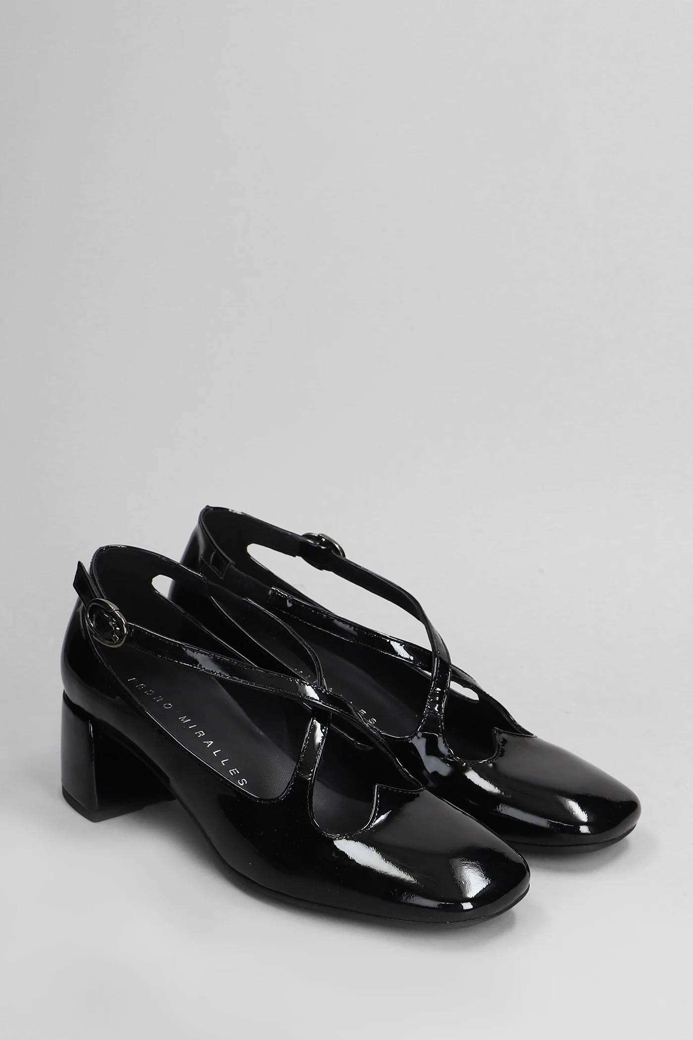 Pumps in black leather - Image 2