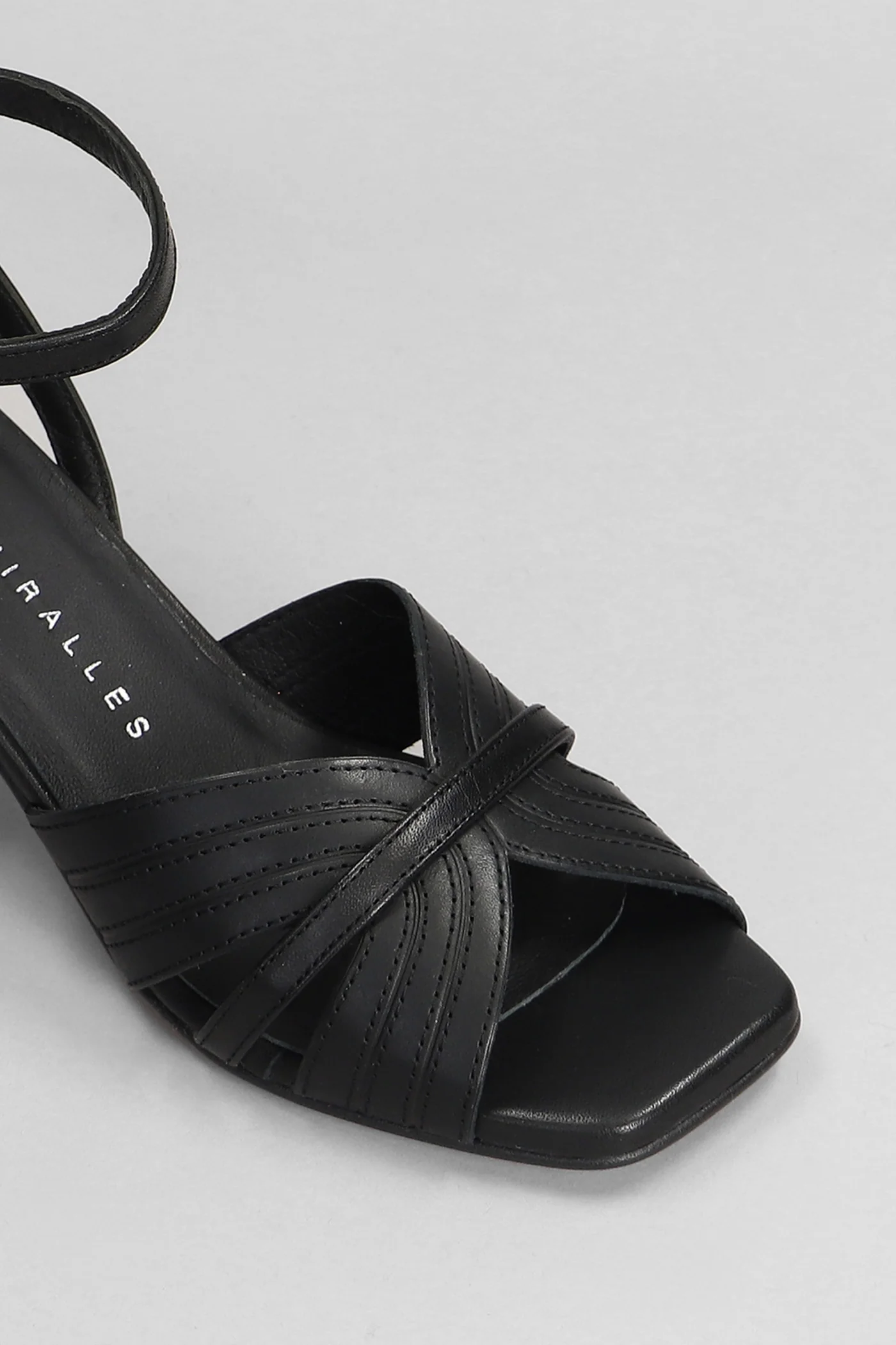 Sandals in black leather - Image 5