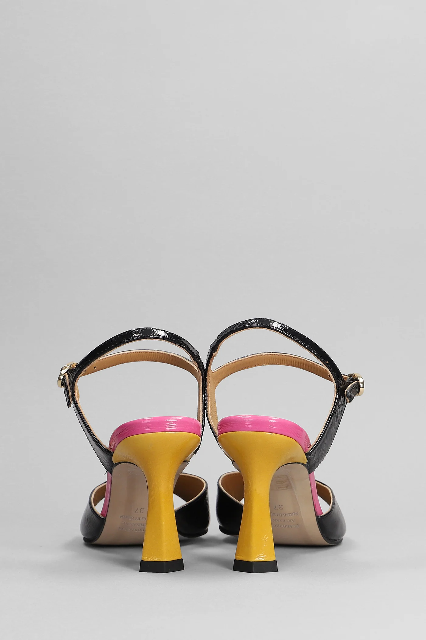 Sandals in black leather - Image 4