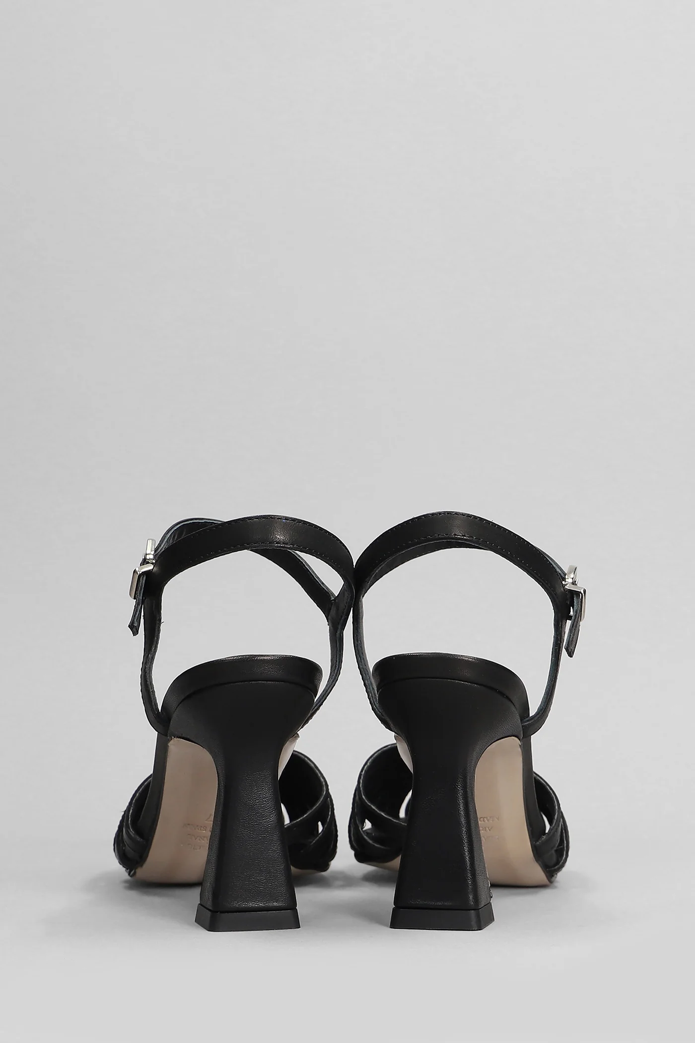 Sandals in black leather - Image 4