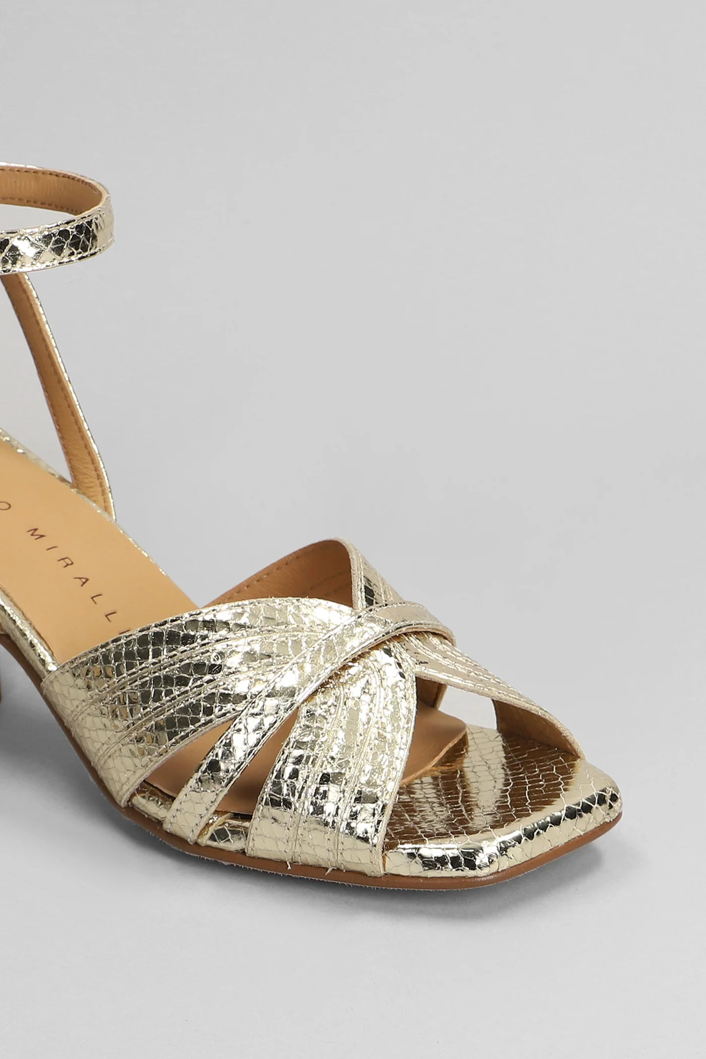 Sandals in platinum leather - Image 5