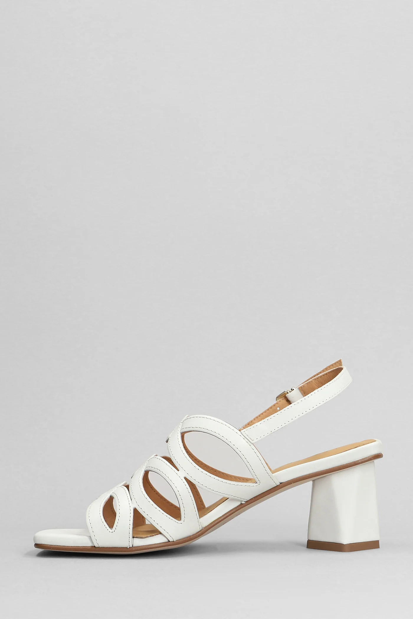 Sandals in white leather - Image 3
