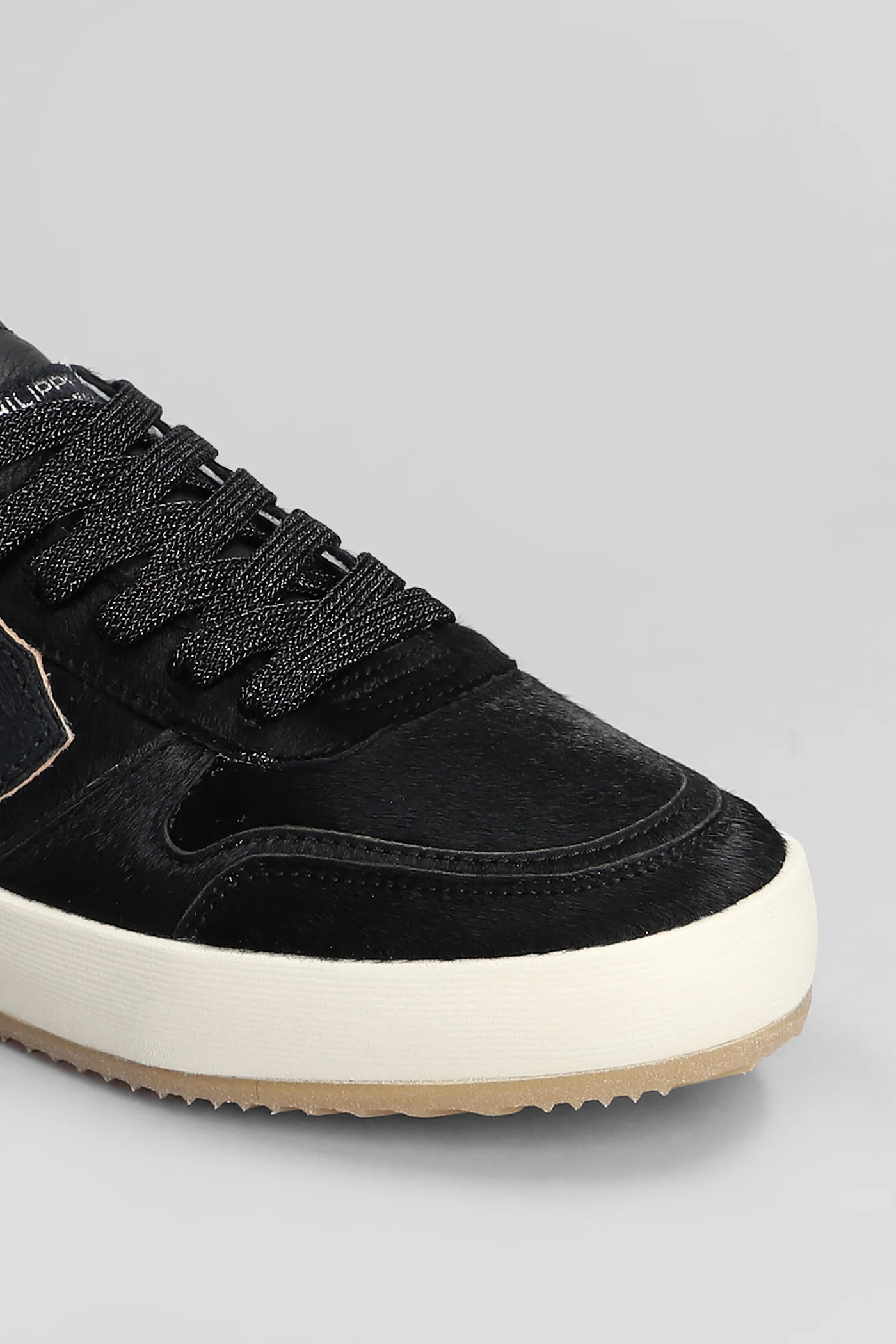 Nice Low Sneakers in black pony skin - Image 25