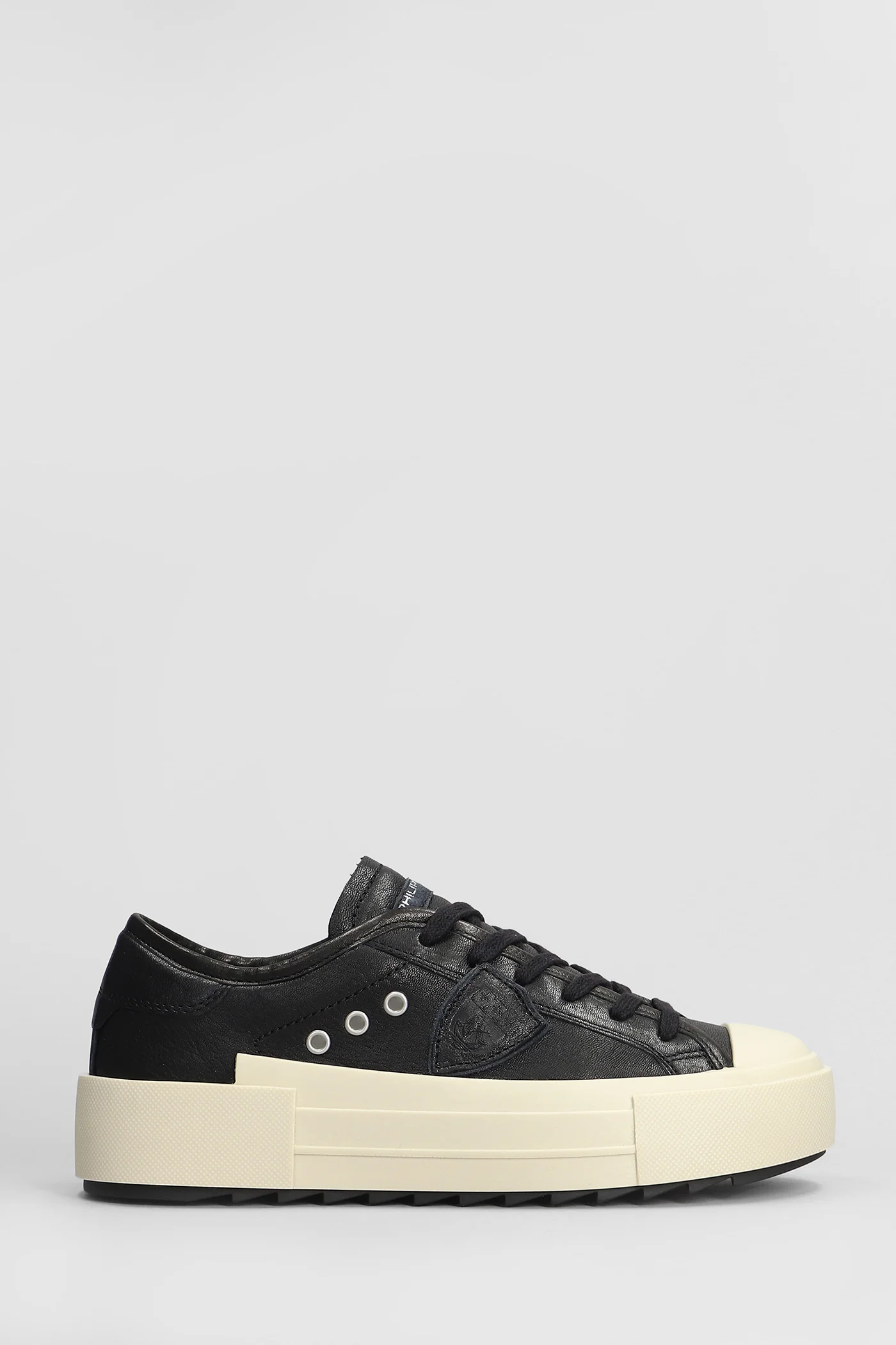 Paris Haute Low Sneakers in black leather