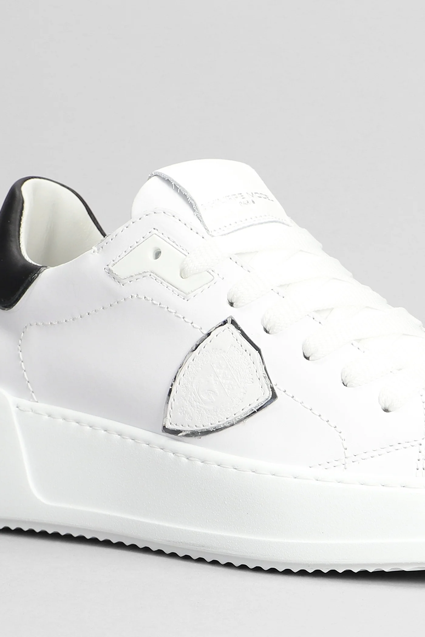 Tres Temple Sneakers in white leather - Image 5