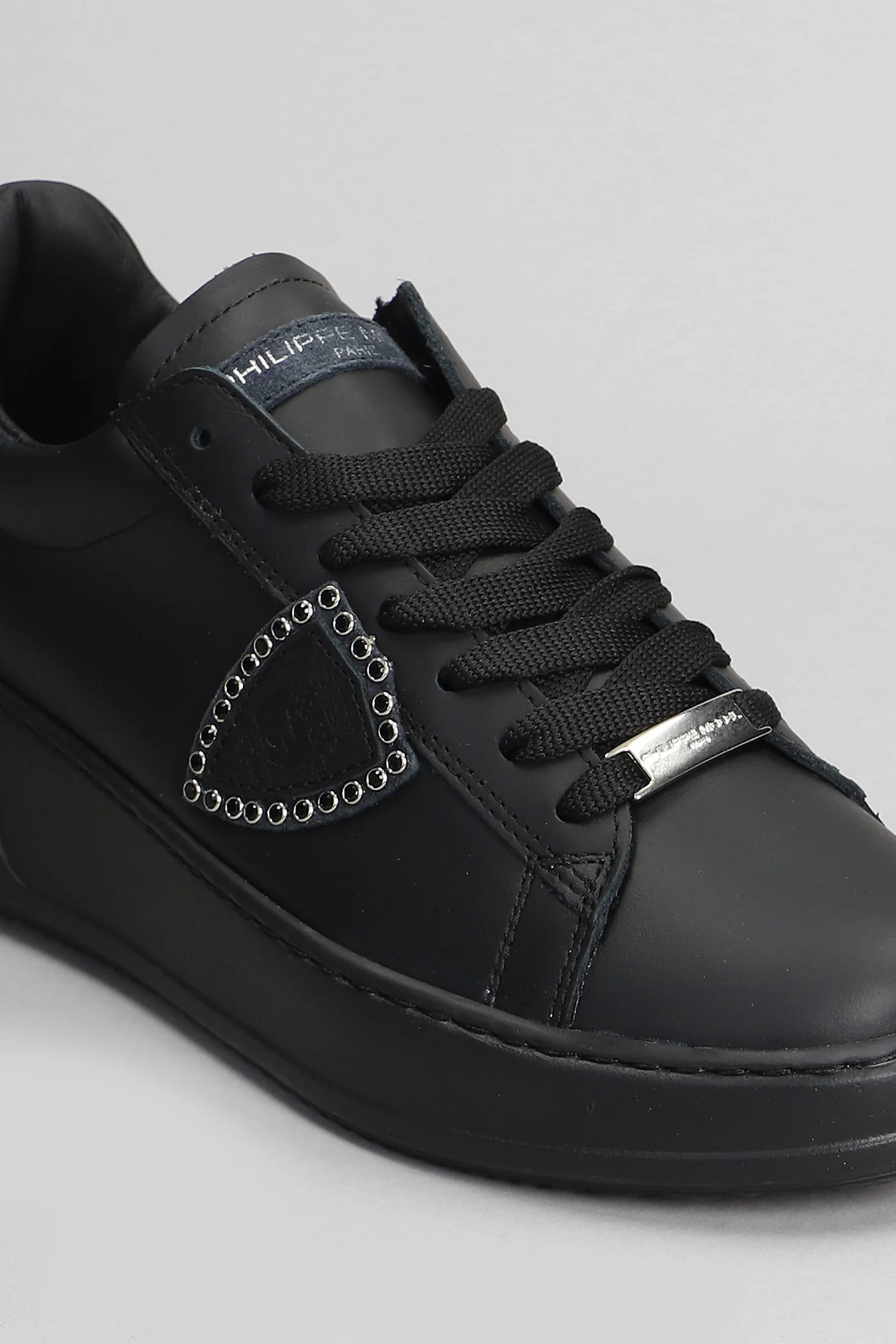 Tris Temple Low Sneakers in black leather - Image 5