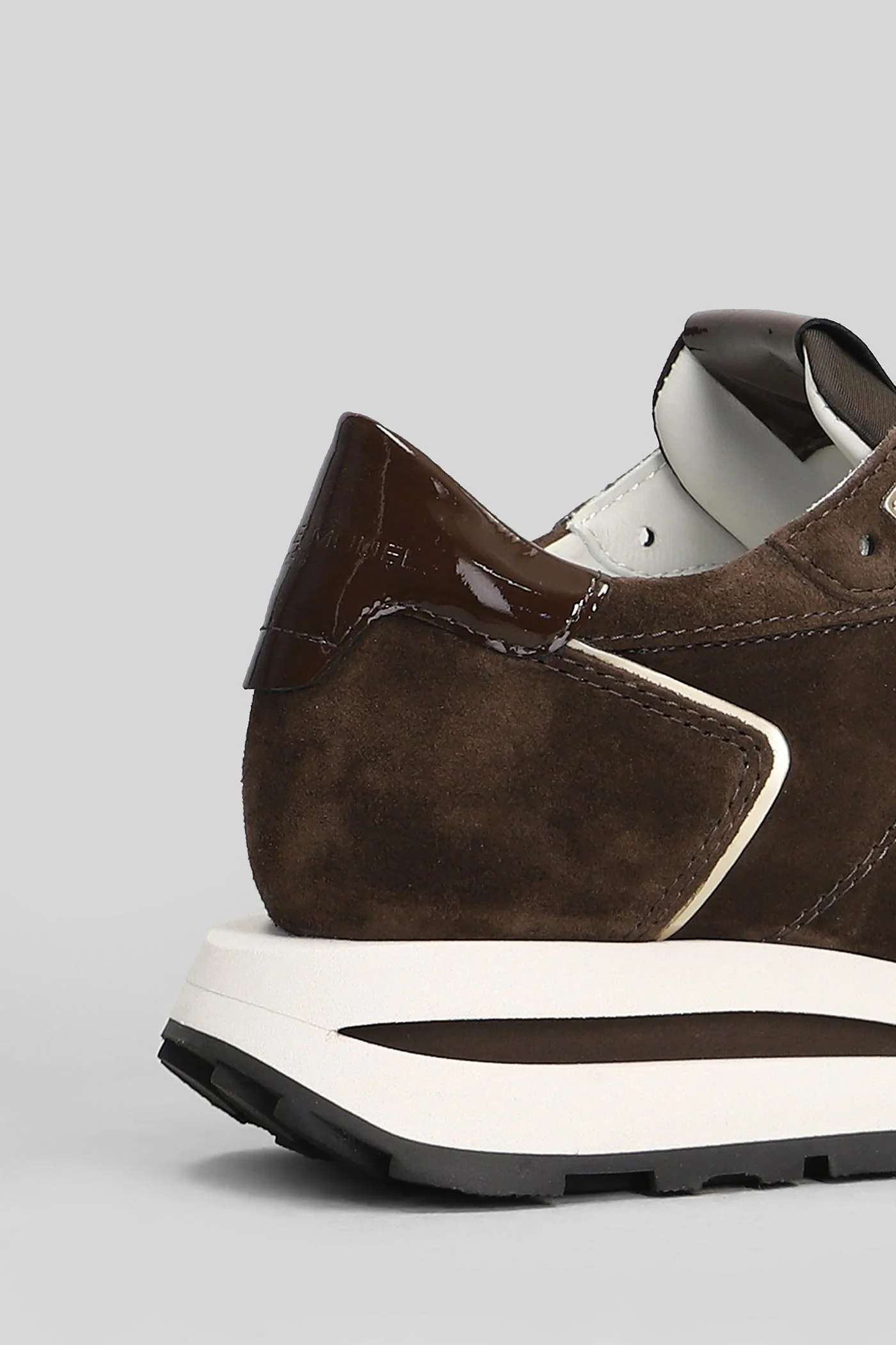 Trop Haute Low Sneakers in brown suede - Image 5