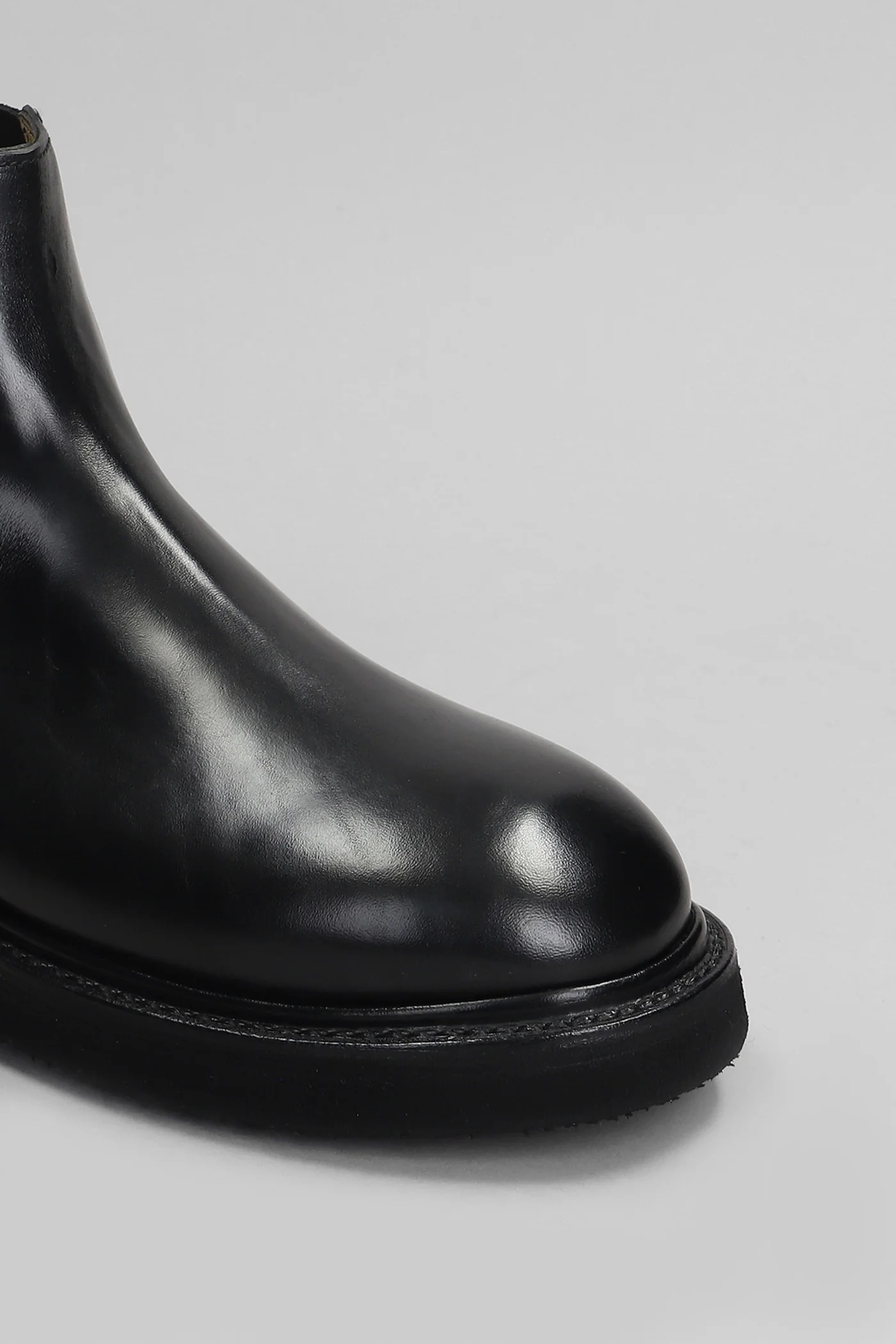 Ankle boots in black leather - Image 5